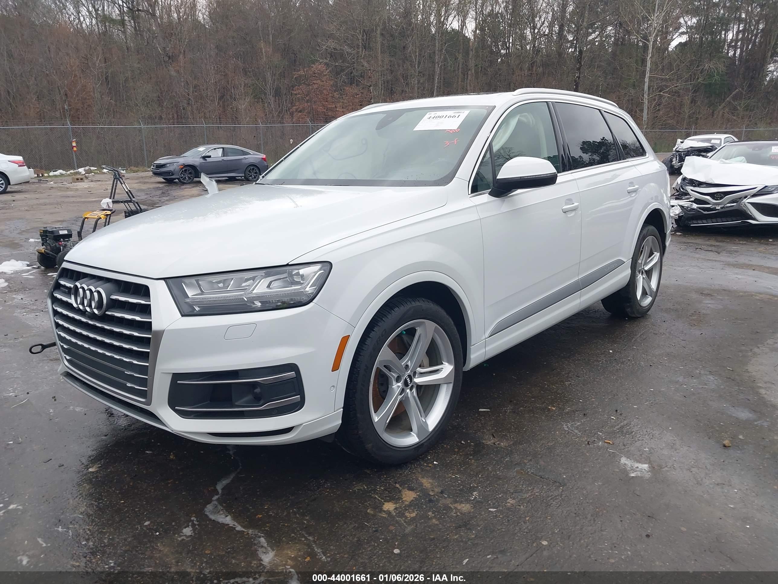 AUDI Q7 image 2