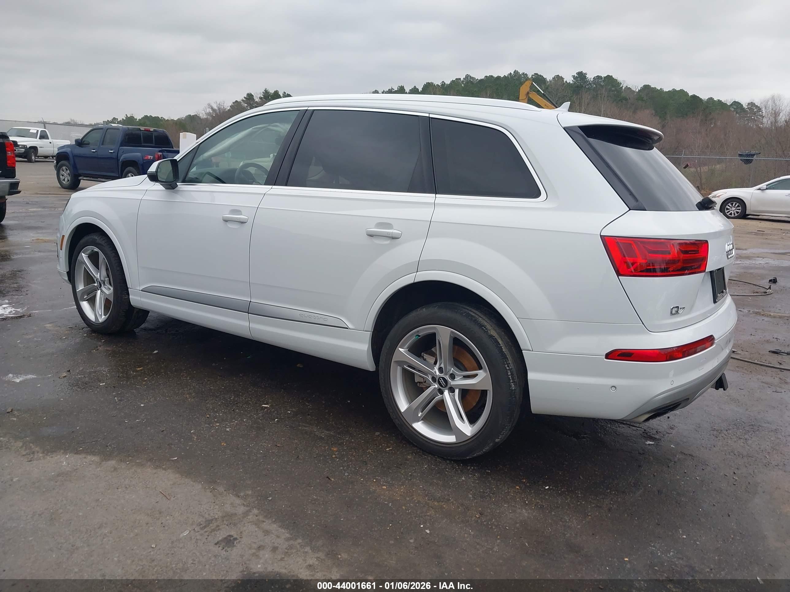 AUDI Q7 image 3