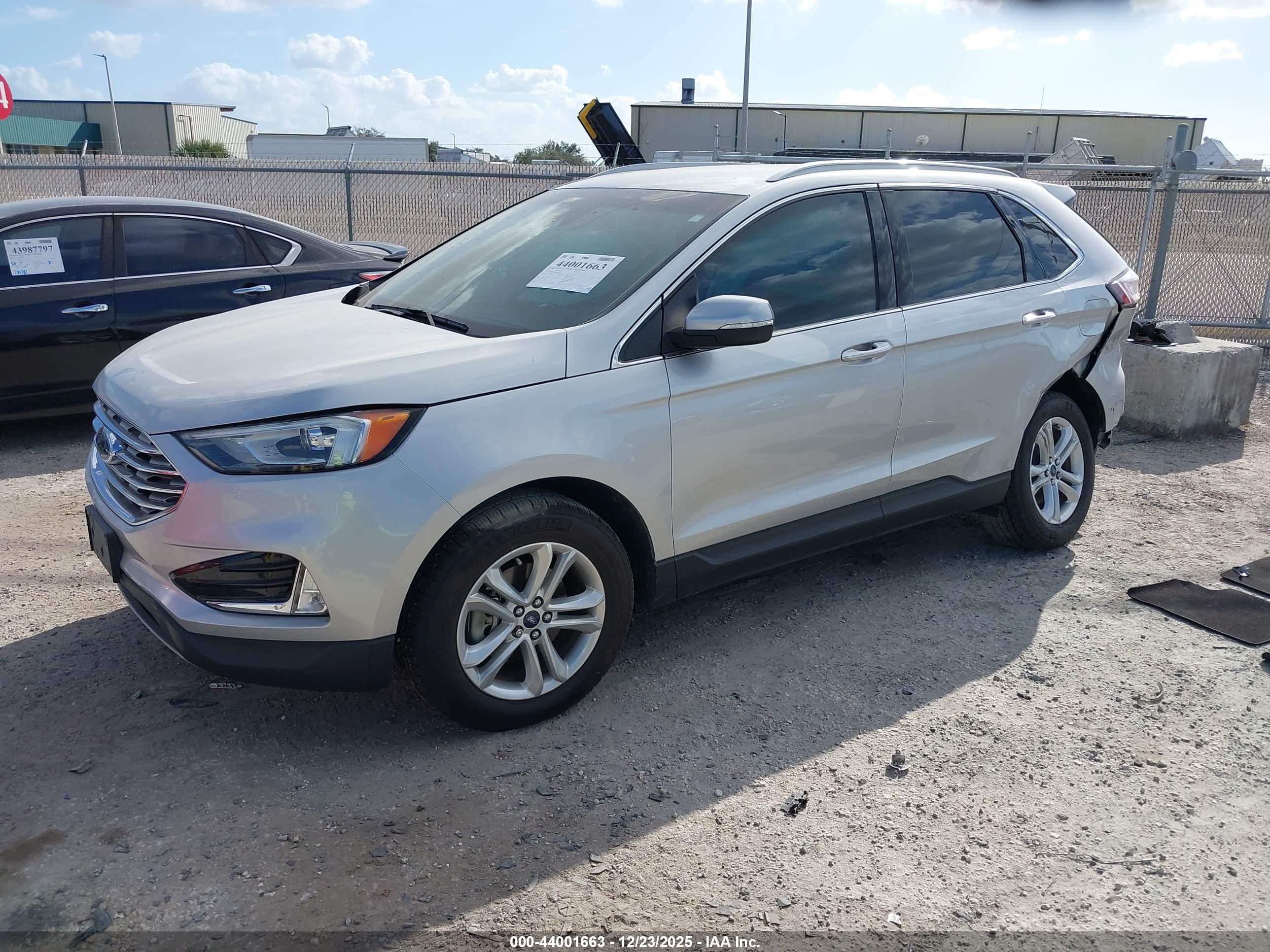 FORD EDGE image 2