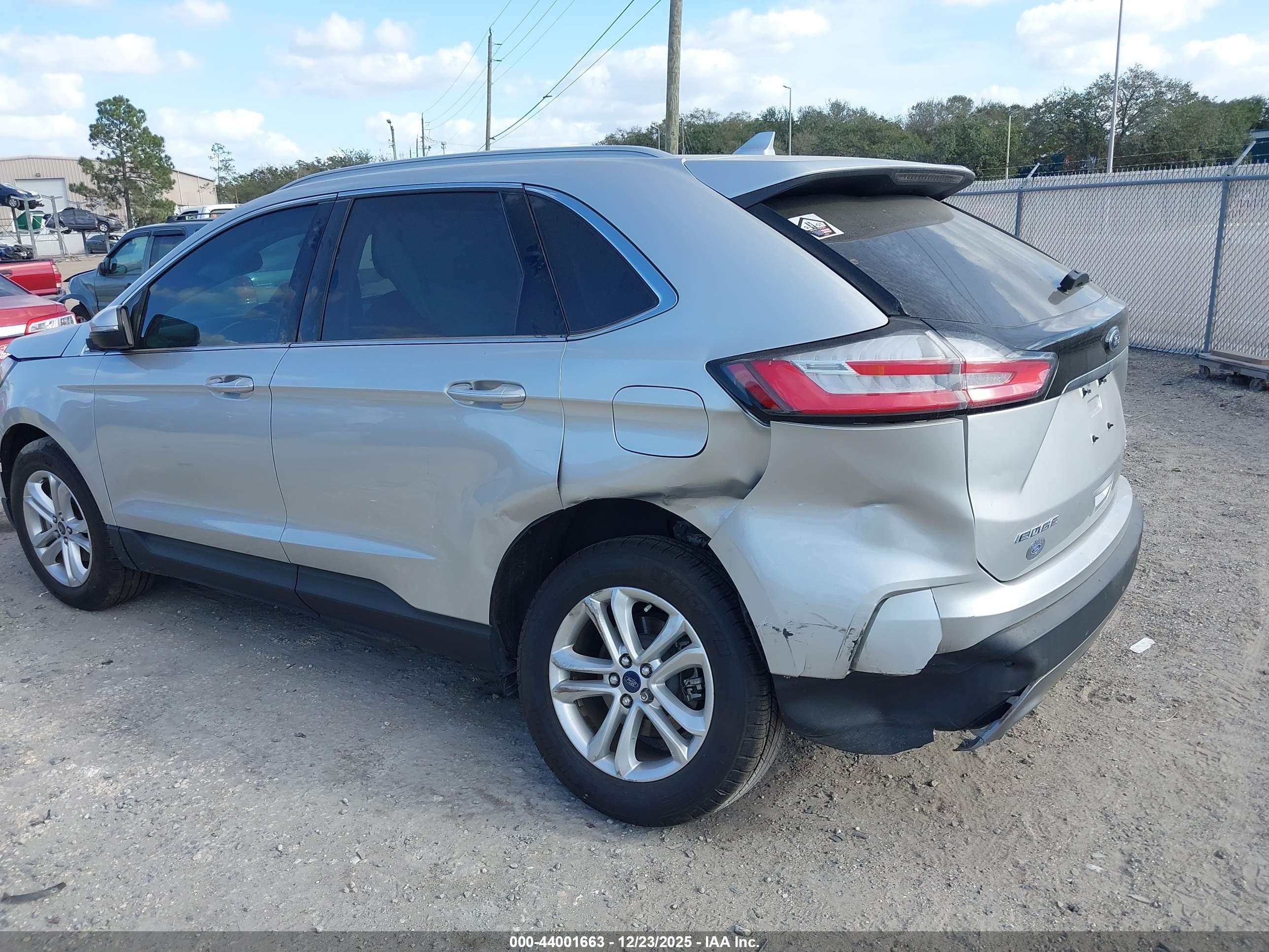FORD EDGE image 6