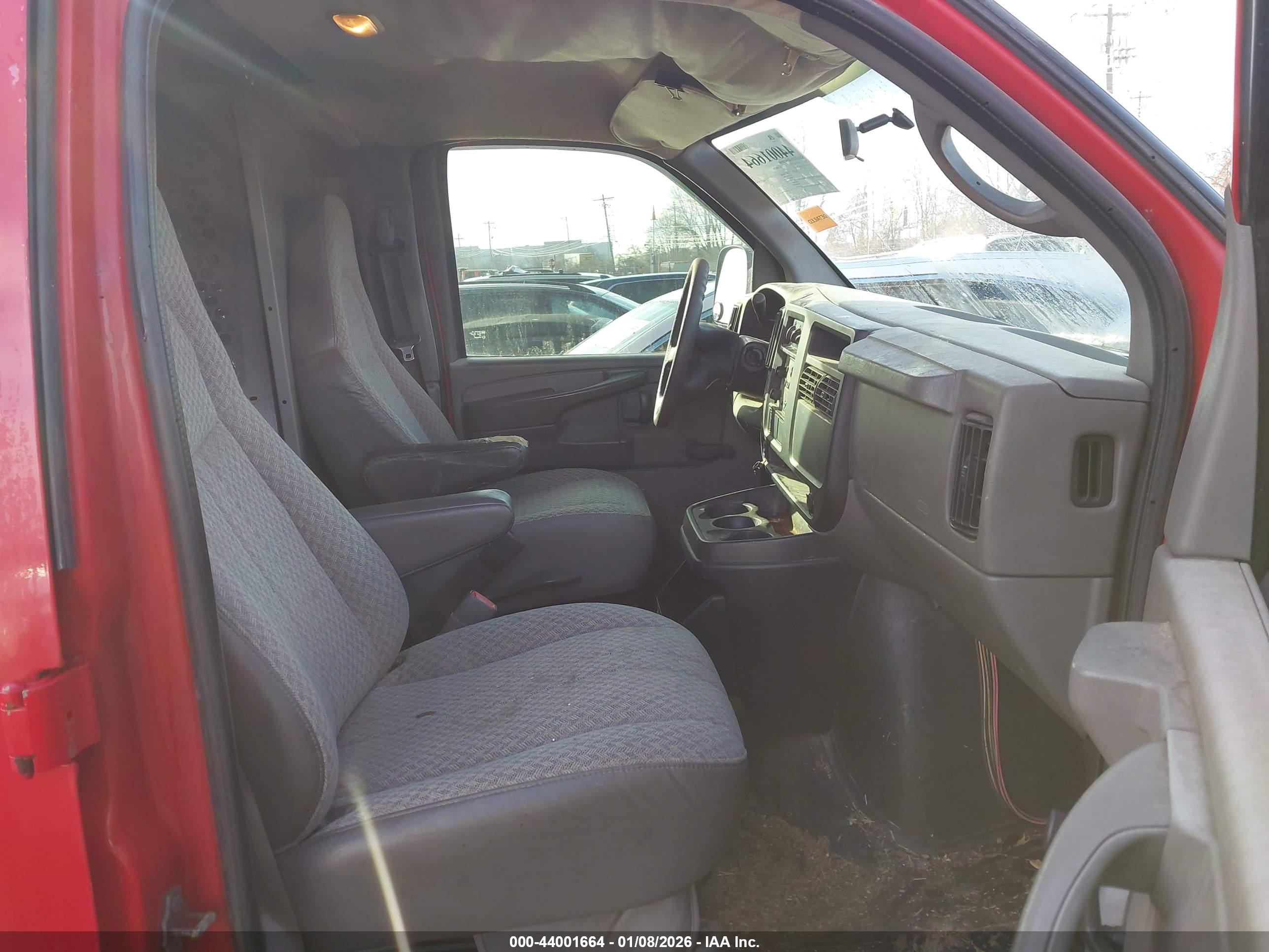 CHEVROLET EXPRESS image 5