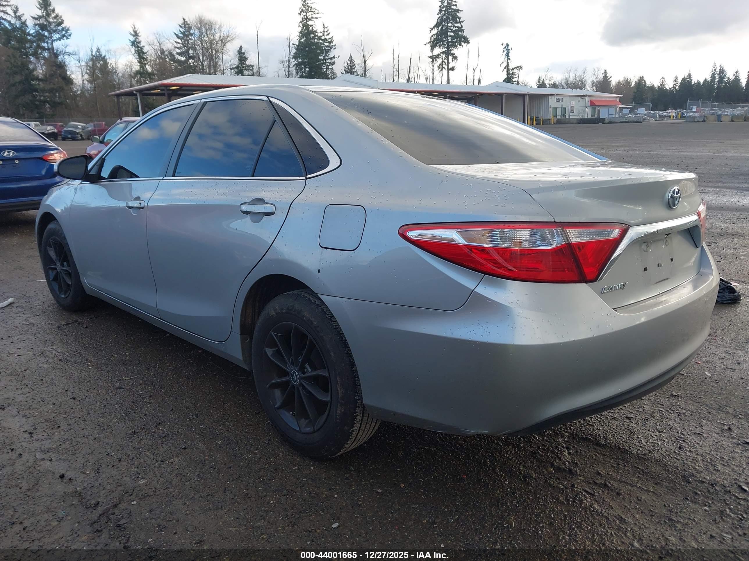 TOYOTA CAMRY image 3
