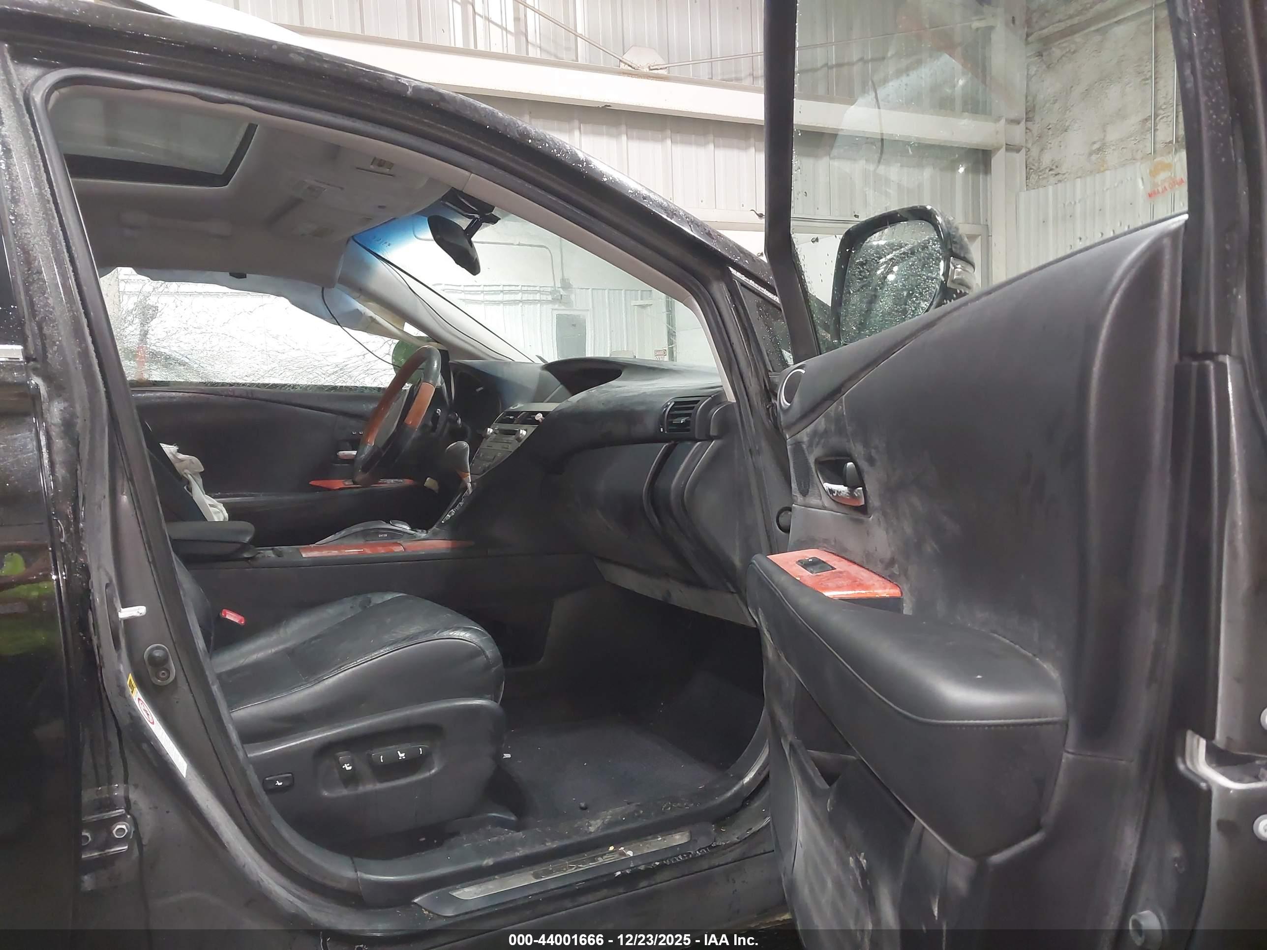 LEXUS RX image 5