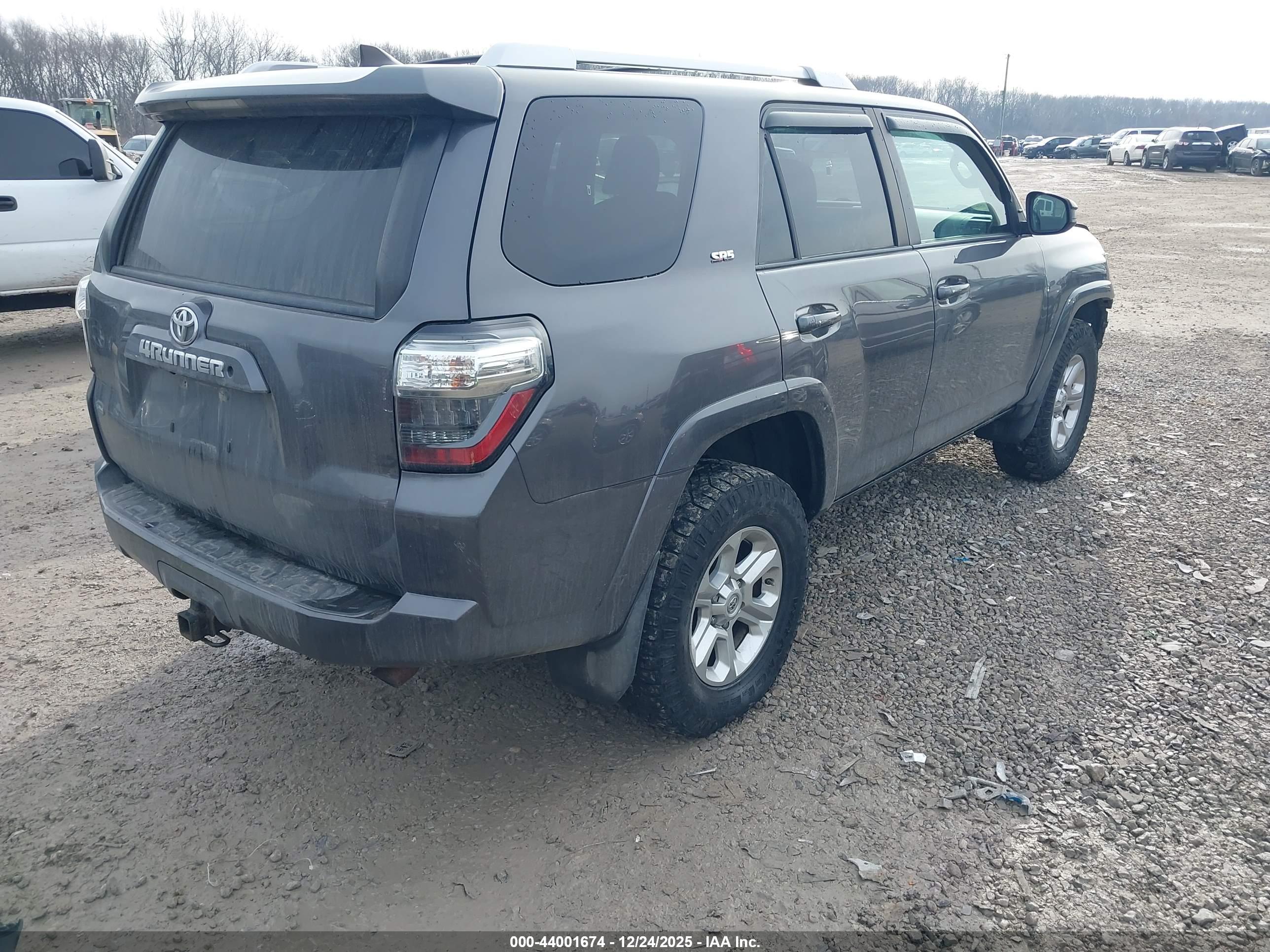 TOYOTA 4RUNNER image 4