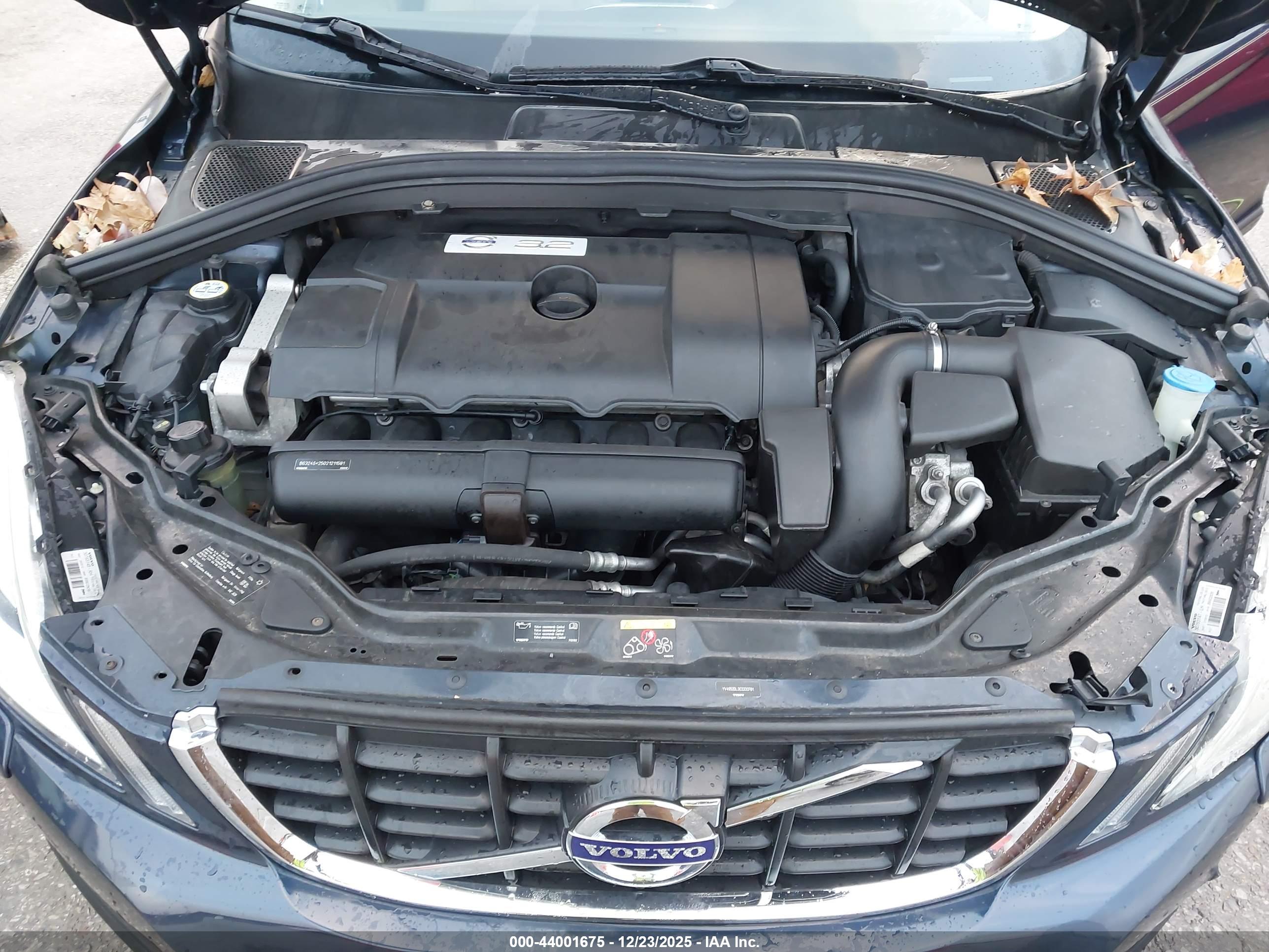 VOLVO XC60 image 10