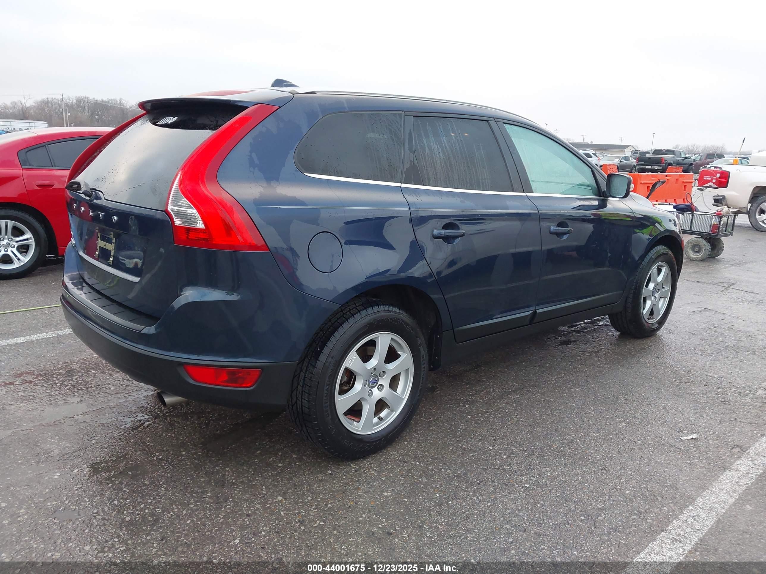 VOLVO XC60 image 4