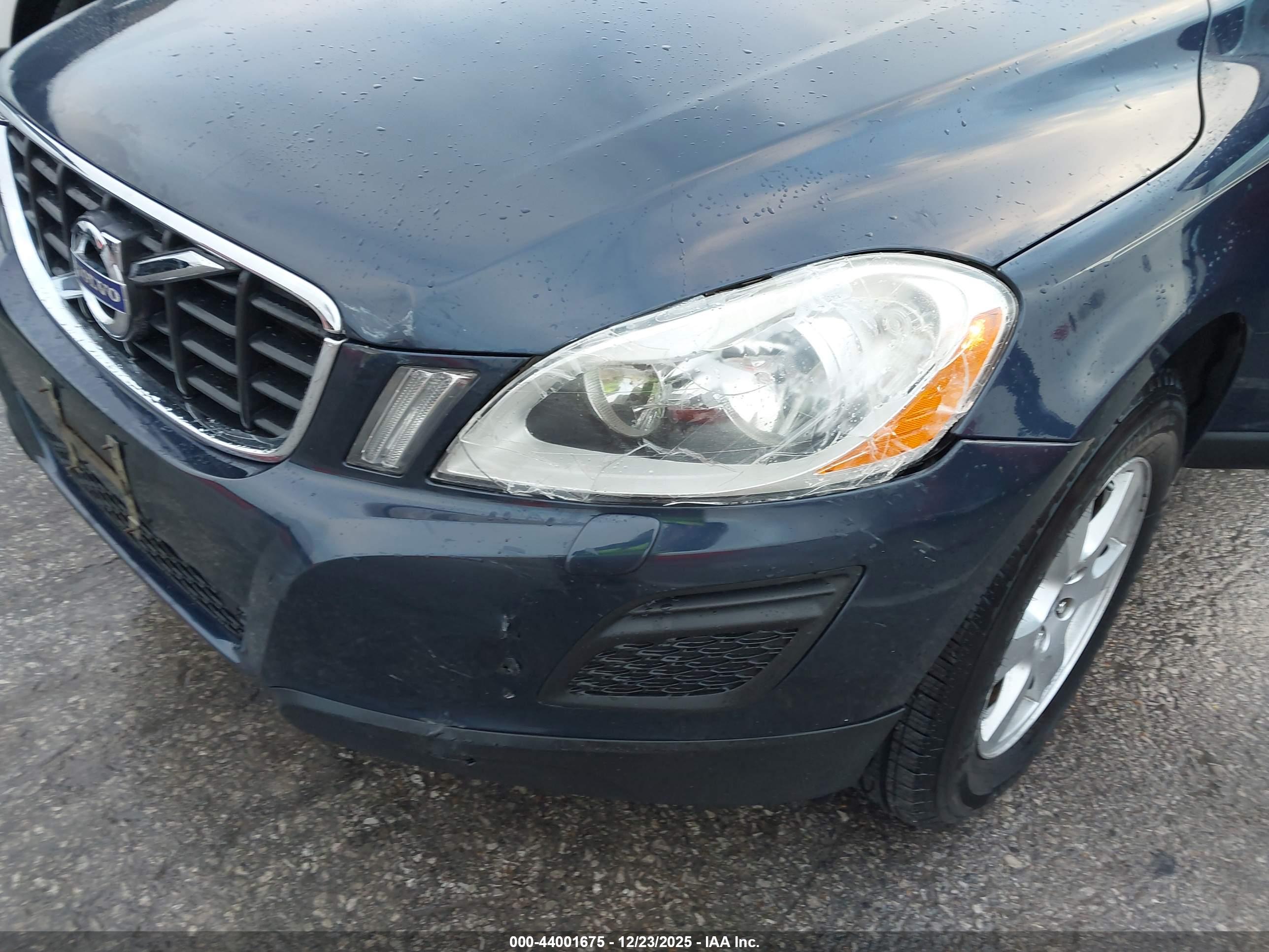VOLVO XC60 image 6