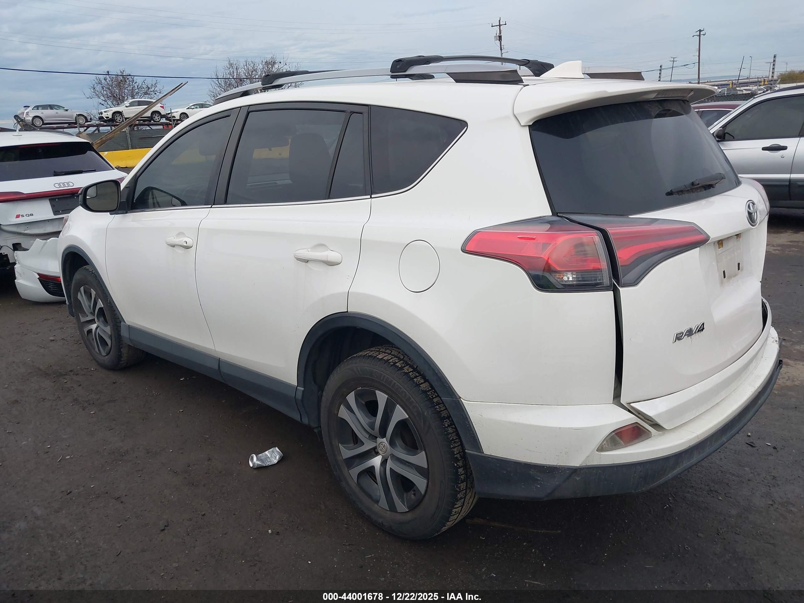 TOYOTA RAV4 image 3