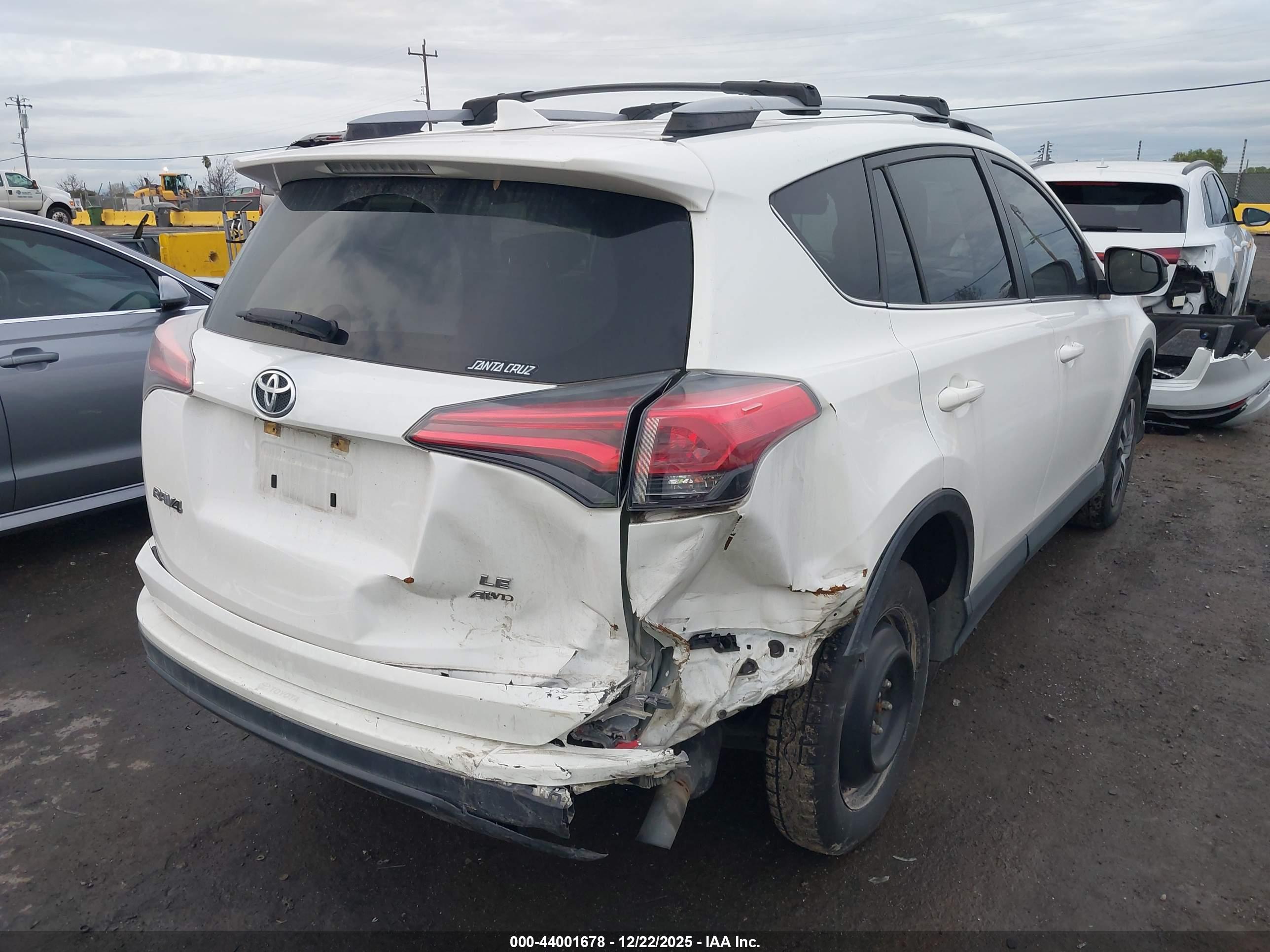 TOYOTA RAV4 image 4