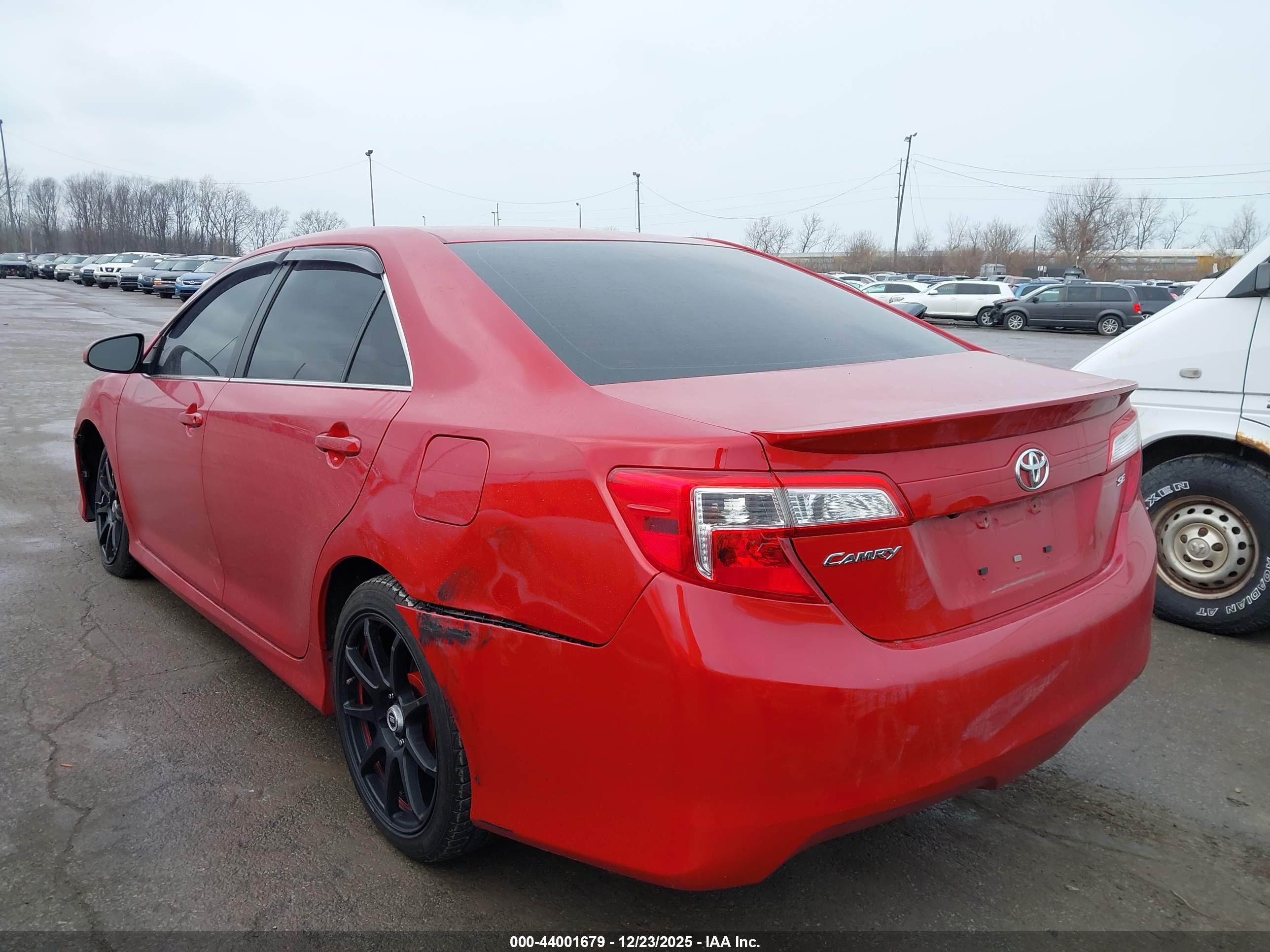 TOYOTA CAMRY image 3