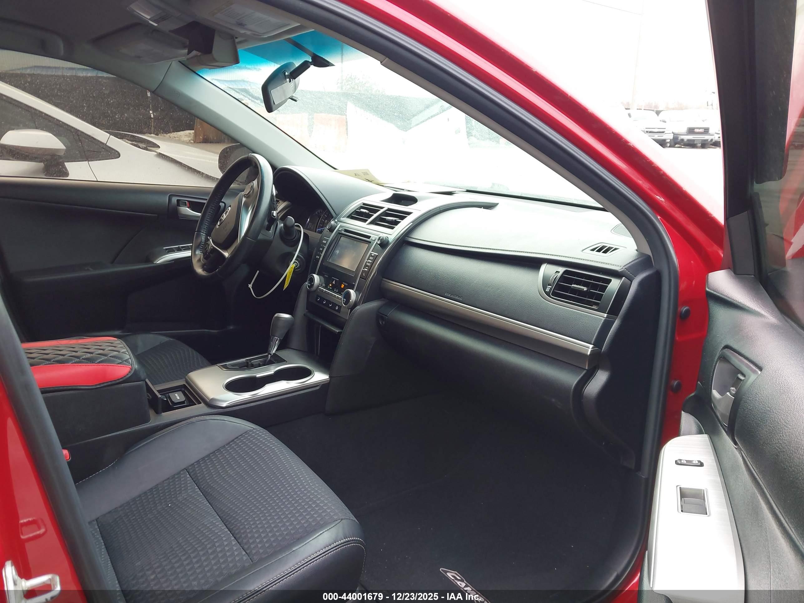 TOYOTA CAMRY image 5