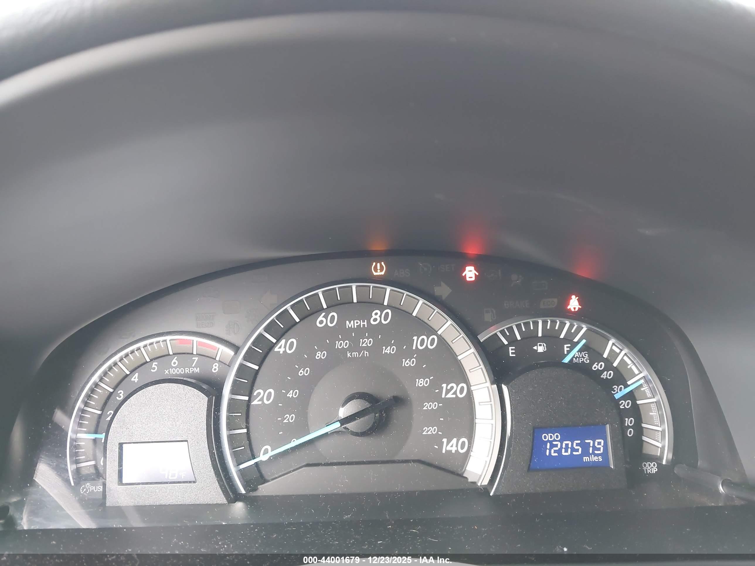 TOYOTA CAMRY image 7
