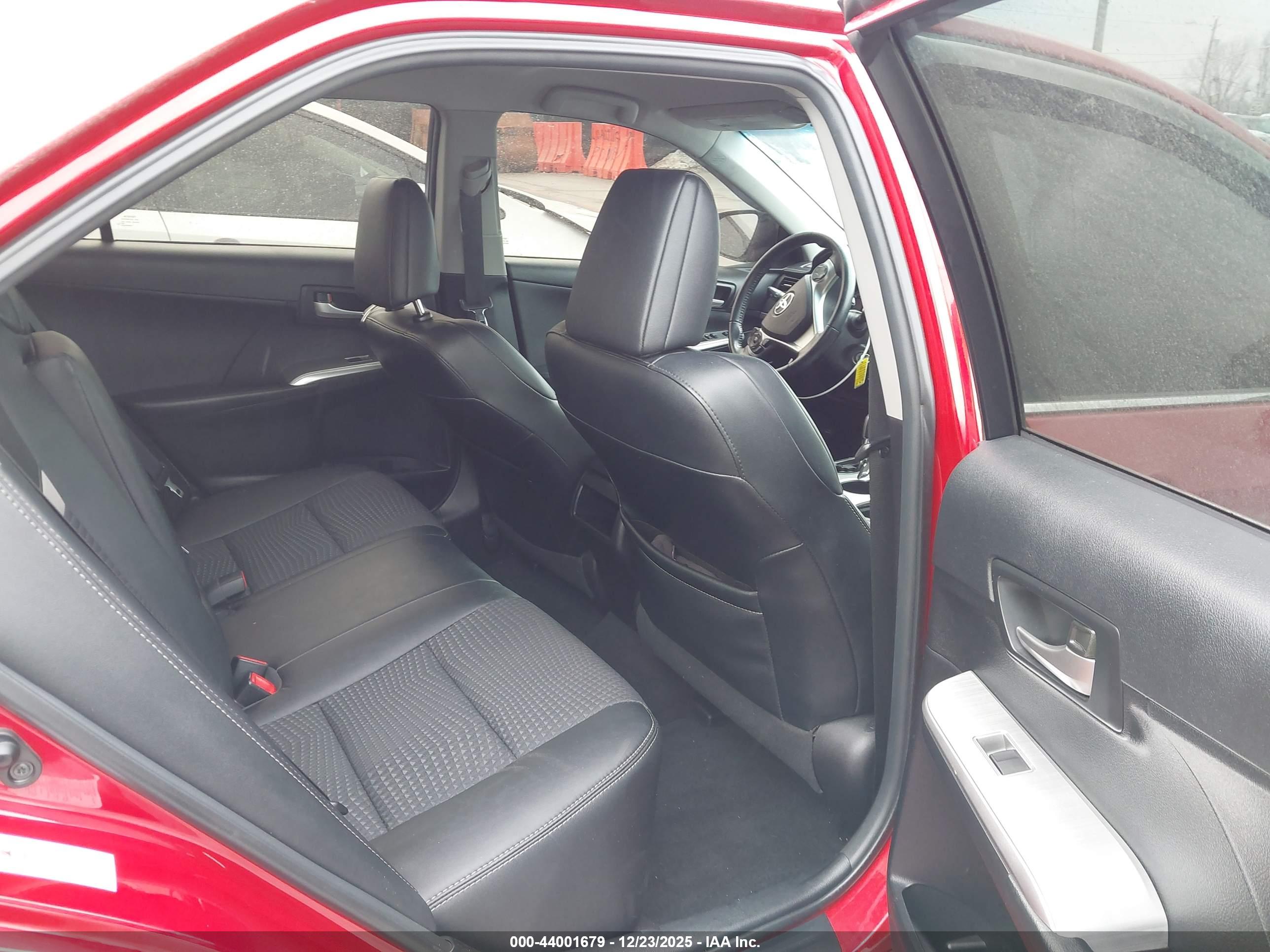 TOYOTA CAMRY image 8