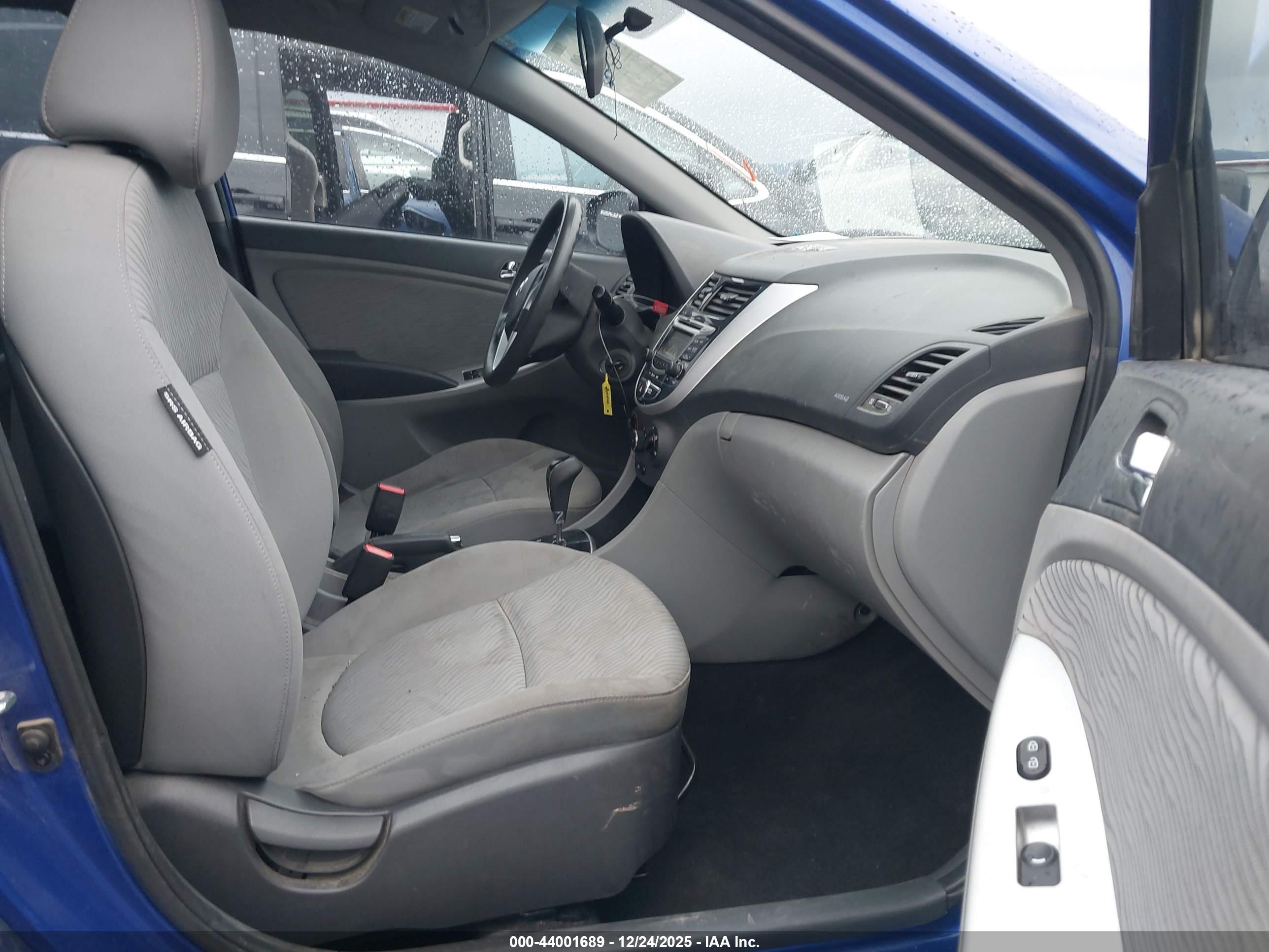 HYUNDAI ACCENT image 5