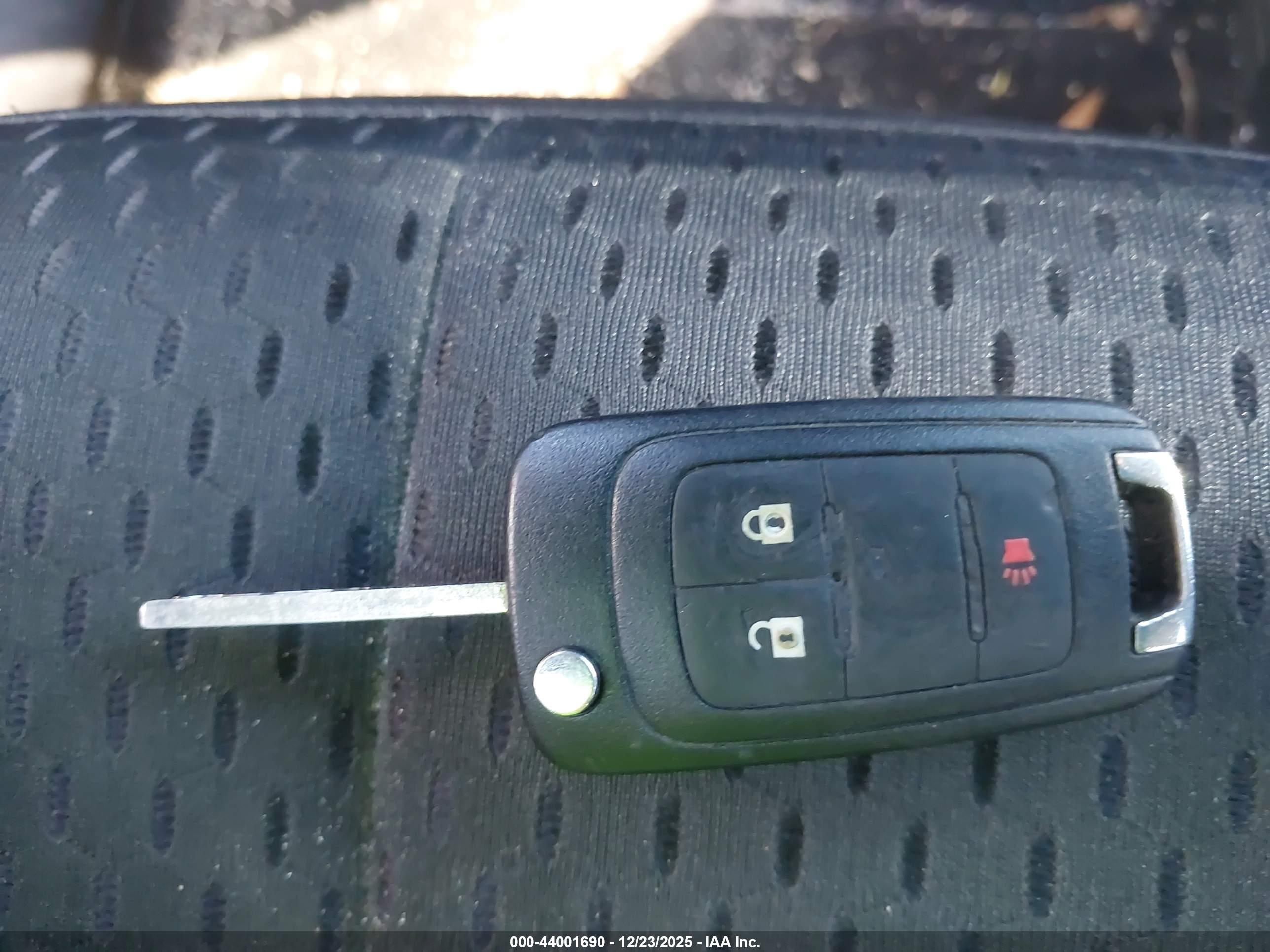 GMC TERRAIN image 11
