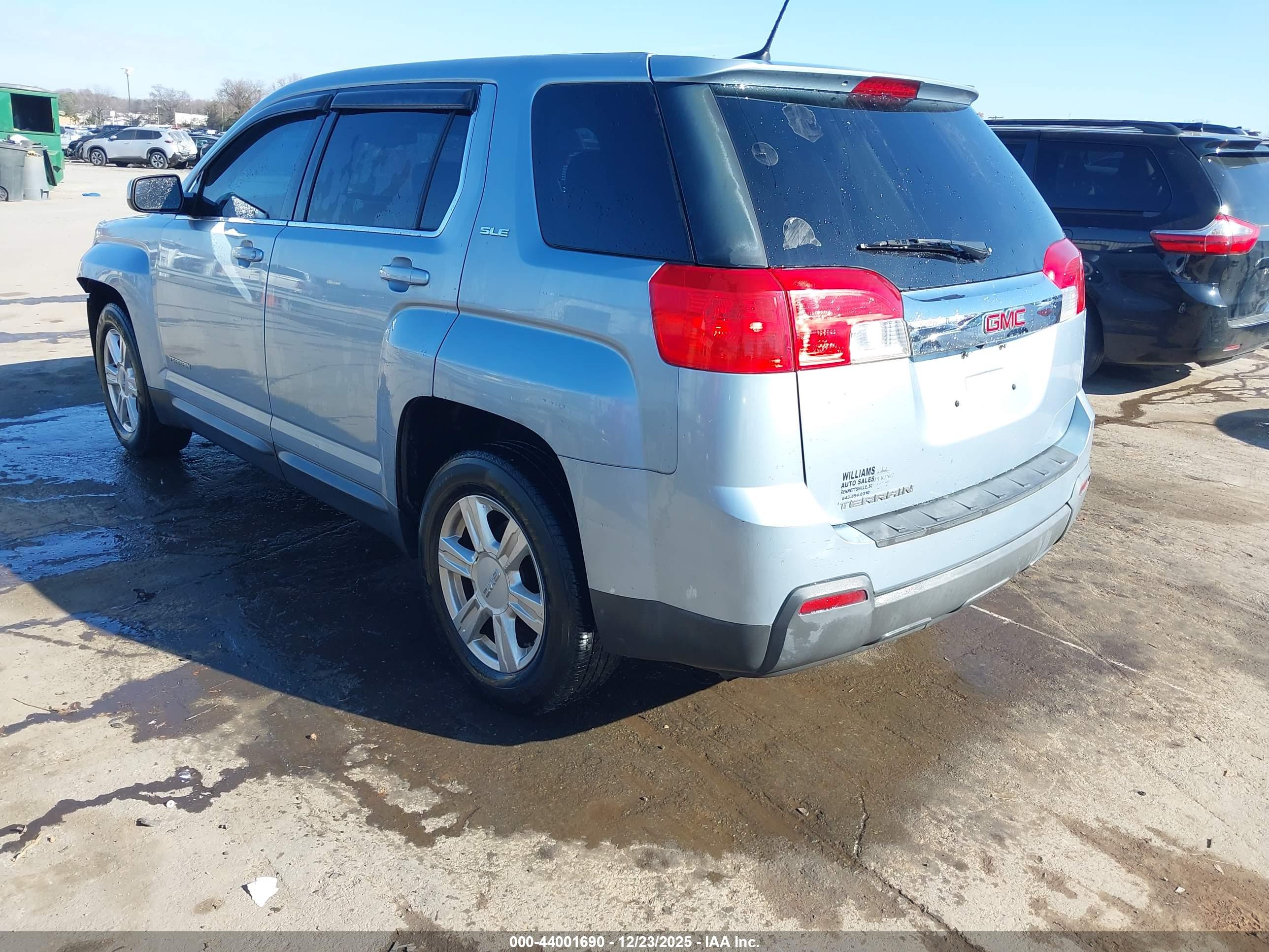 GMC TERRAIN image 3