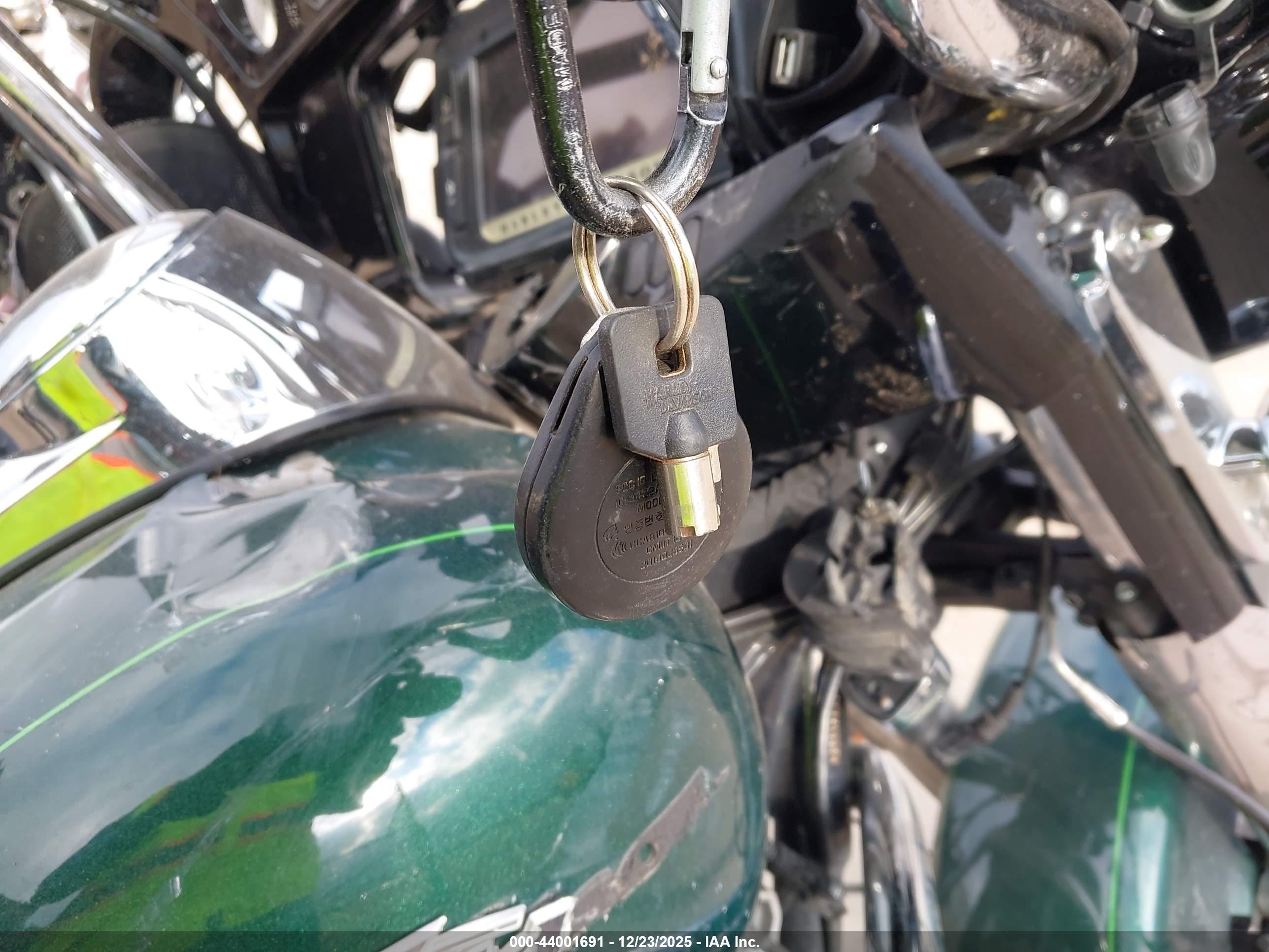HARLEY-DAVIDSON FLHXS image 11