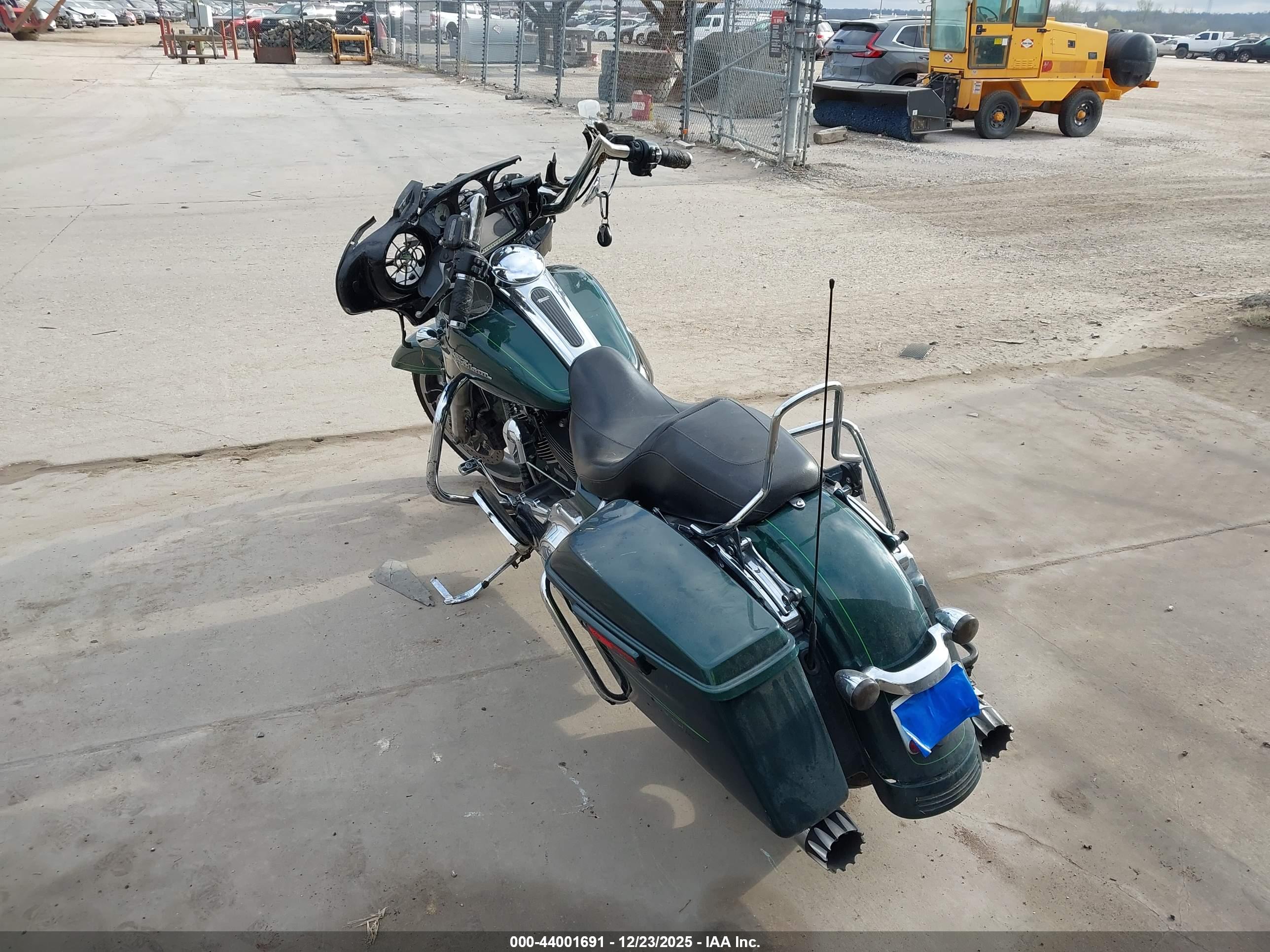 HARLEY-DAVIDSON FLHXS image 3