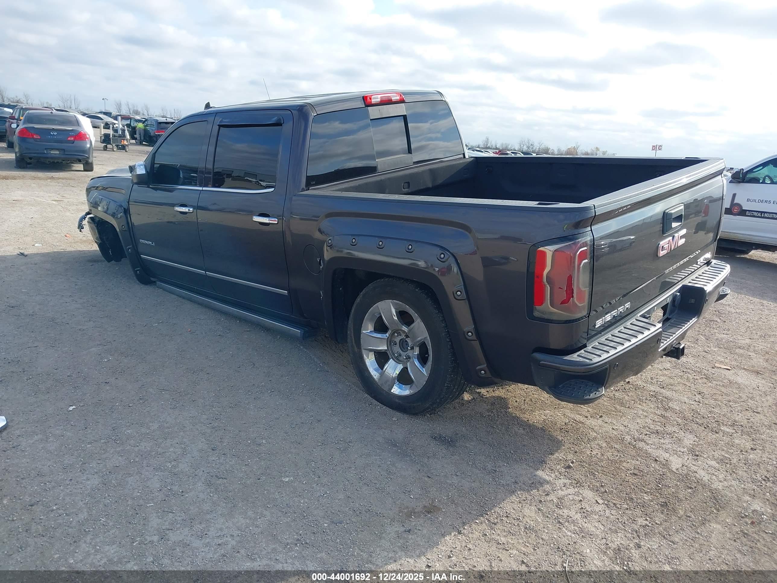 GMC SIERRA image 3