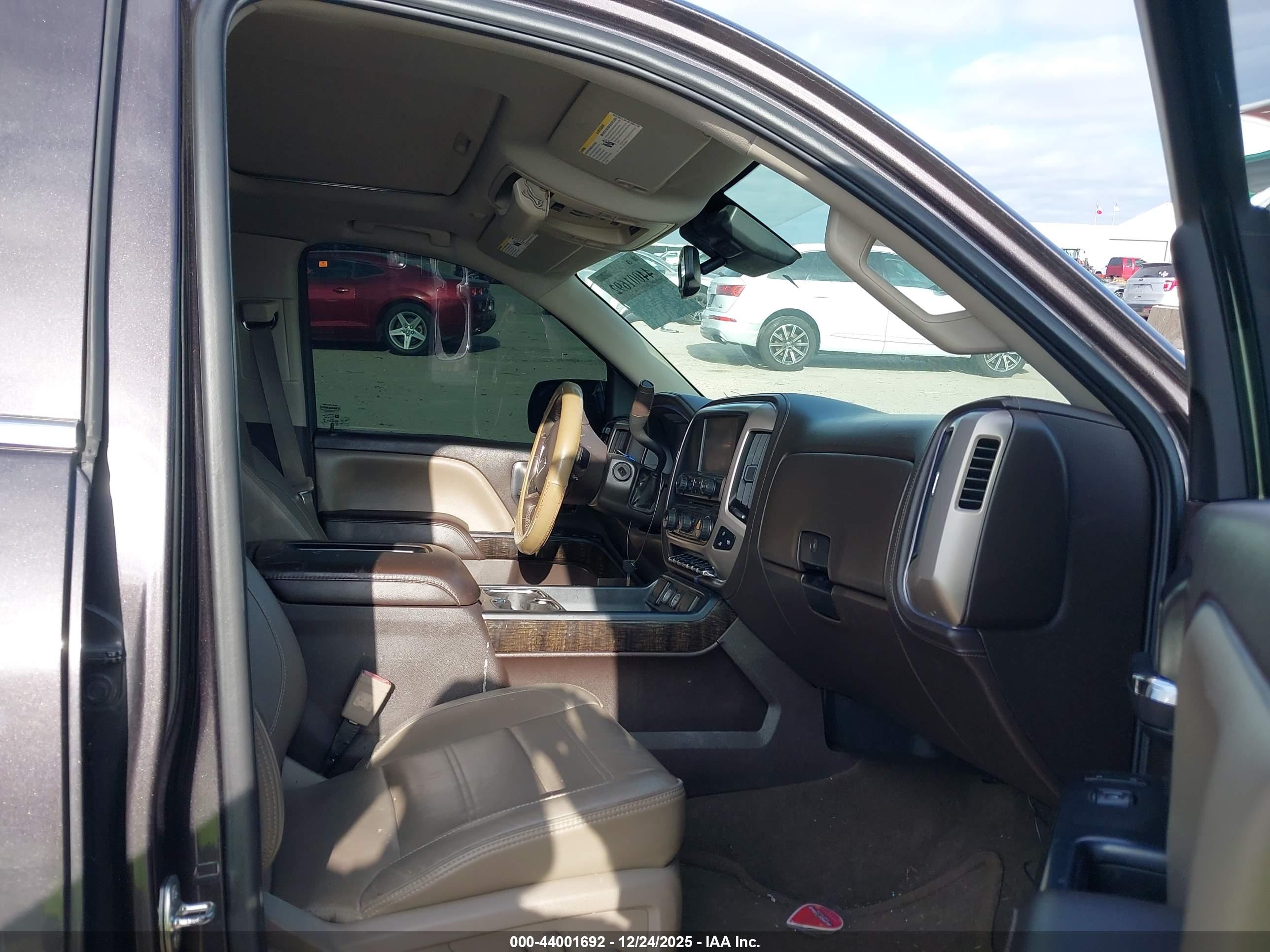 GMC SIERRA image 5