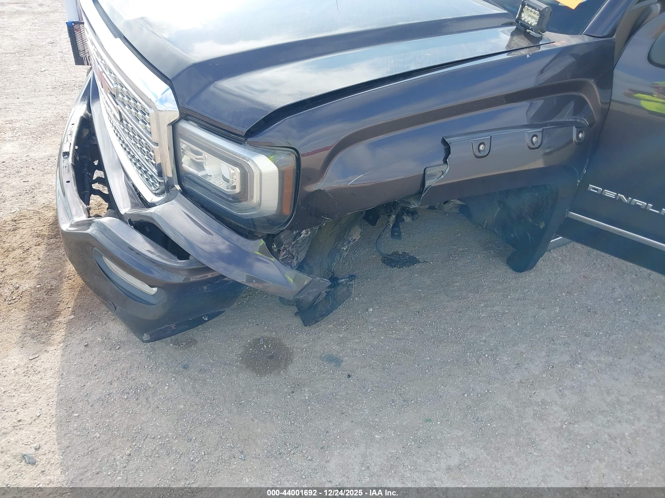 GMC SIERRA image 6