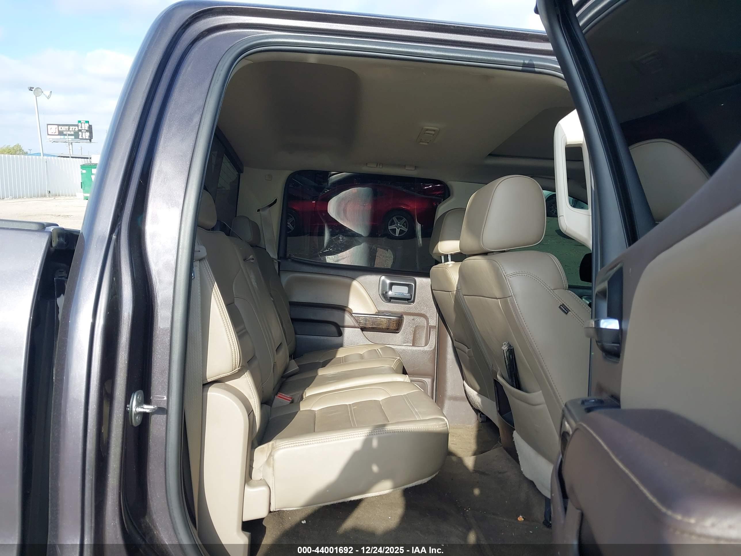 GMC SIERRA image 8