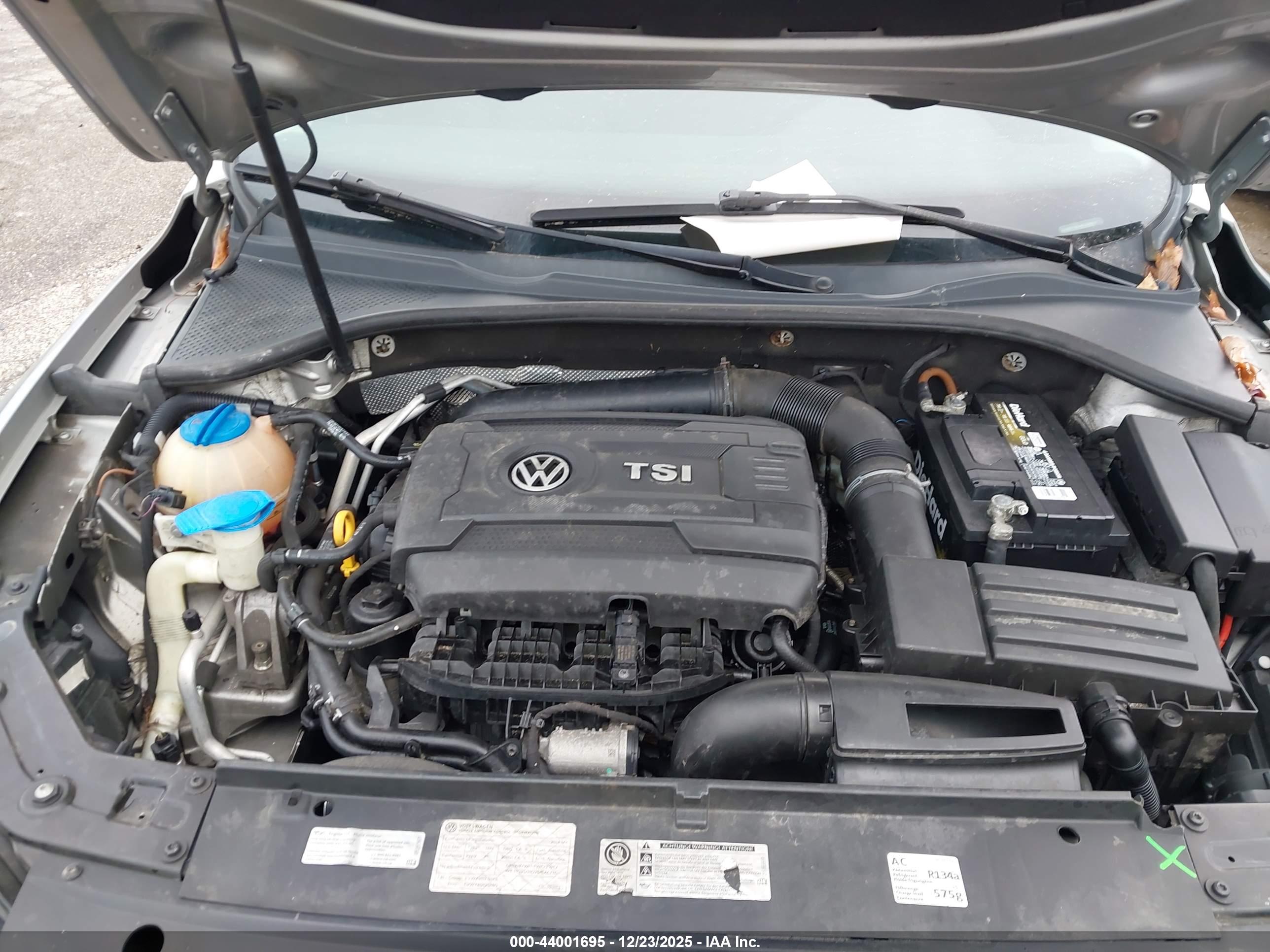 VOLKSWAGEN PASSAT image 10