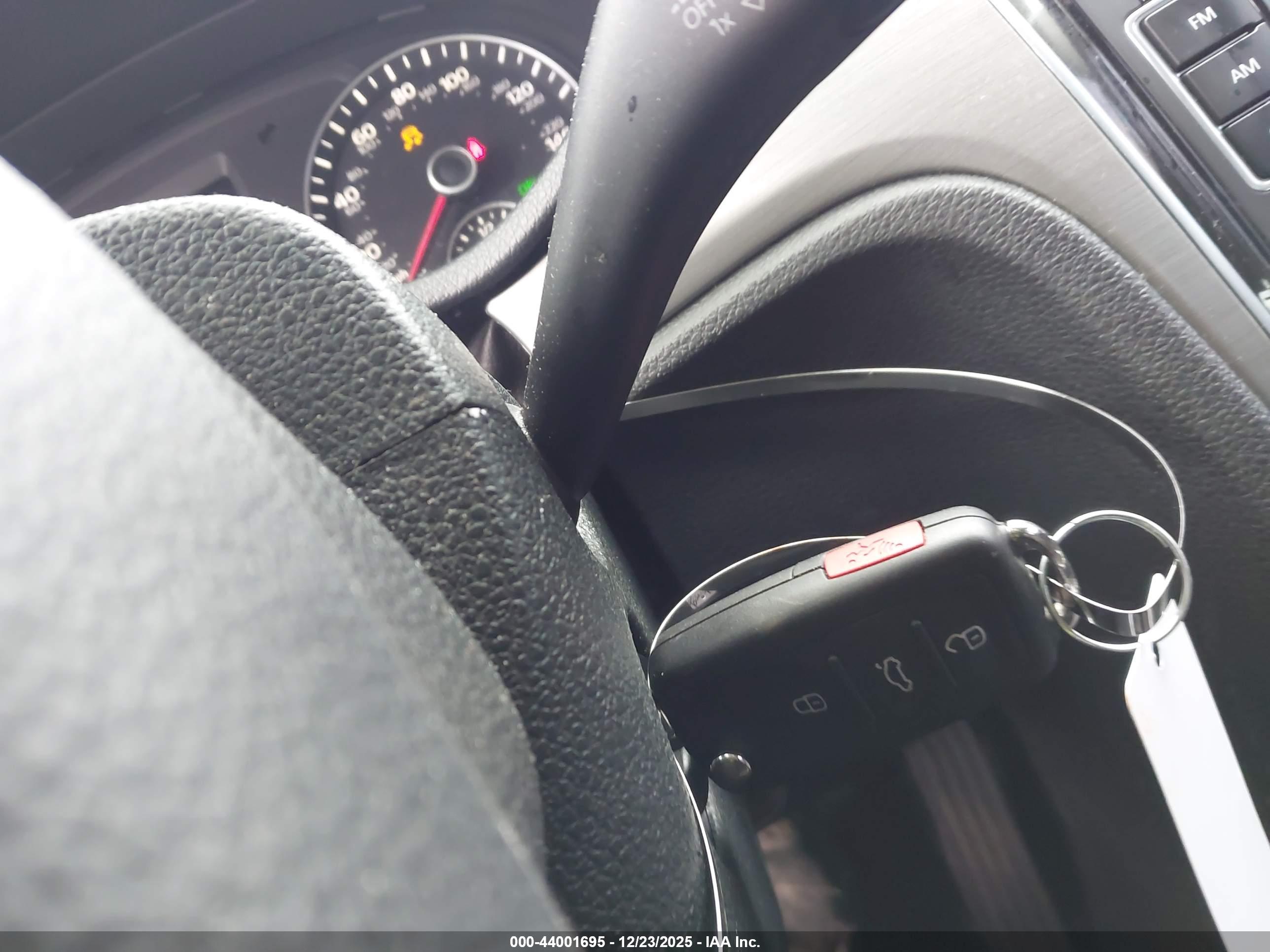 VOLKSWAGEN PASSAT image 11
