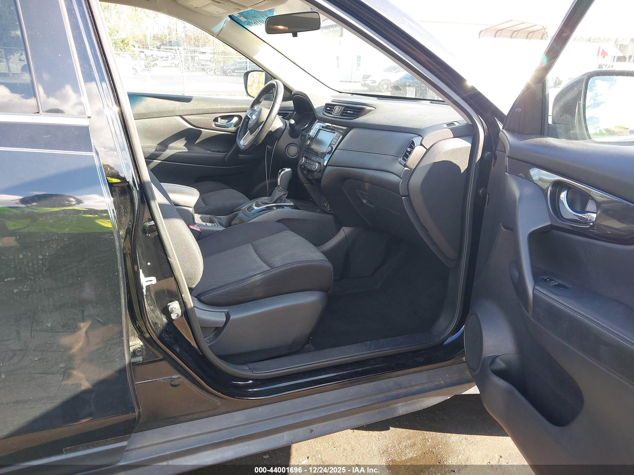 NISSAN ROGUE image 5