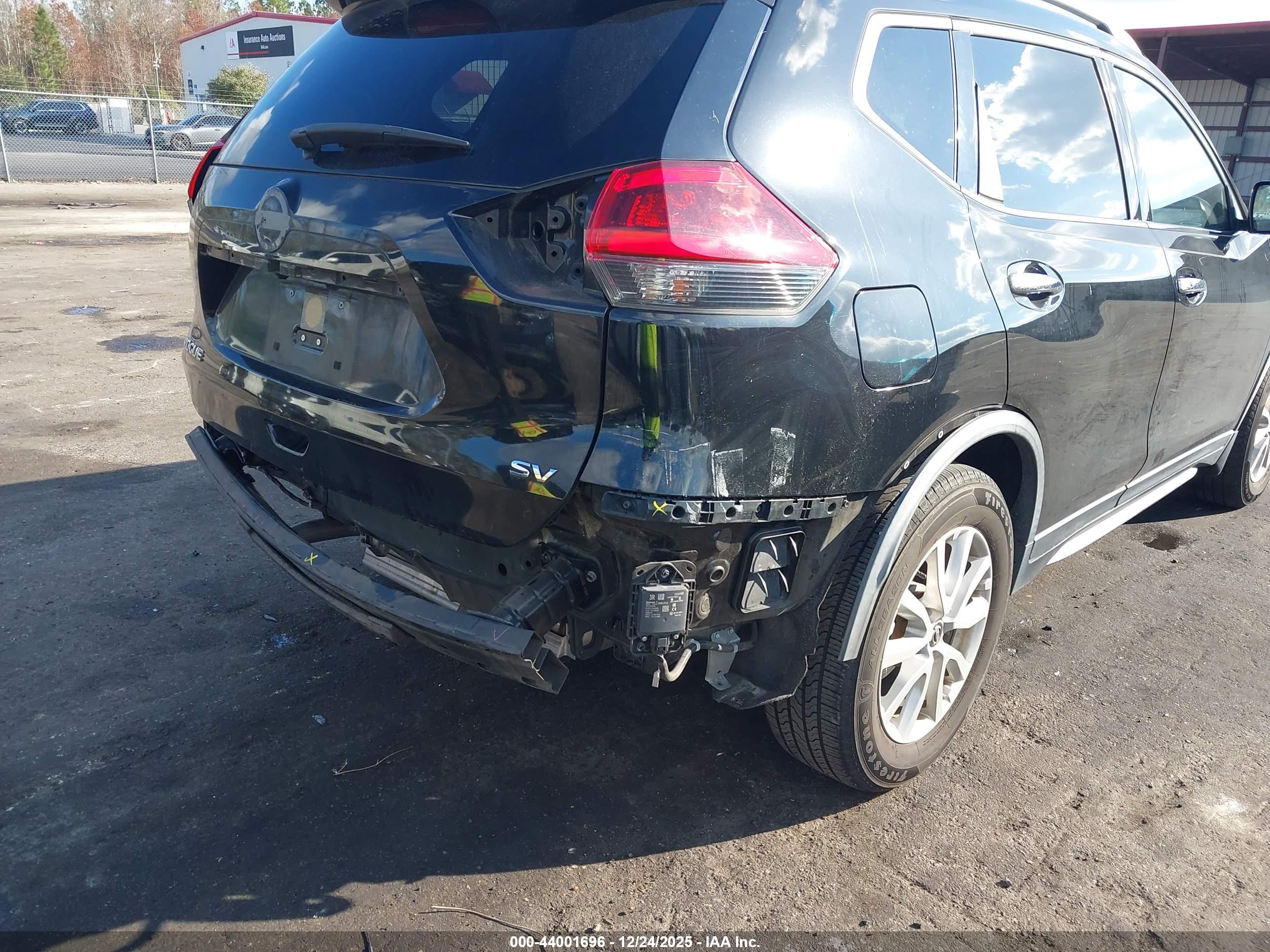 NISSAN ROGUE image 6