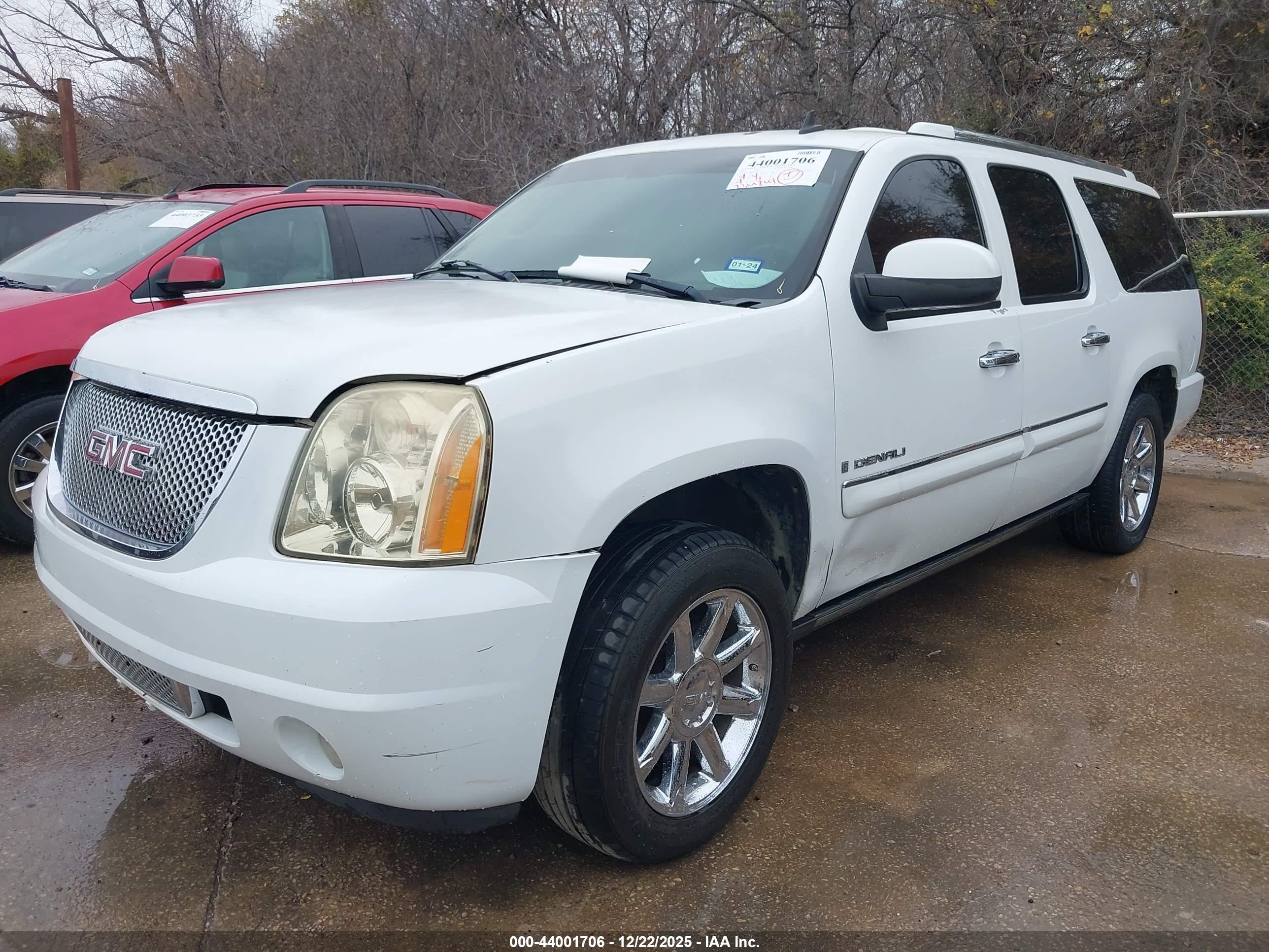 GMC YUKON image 2