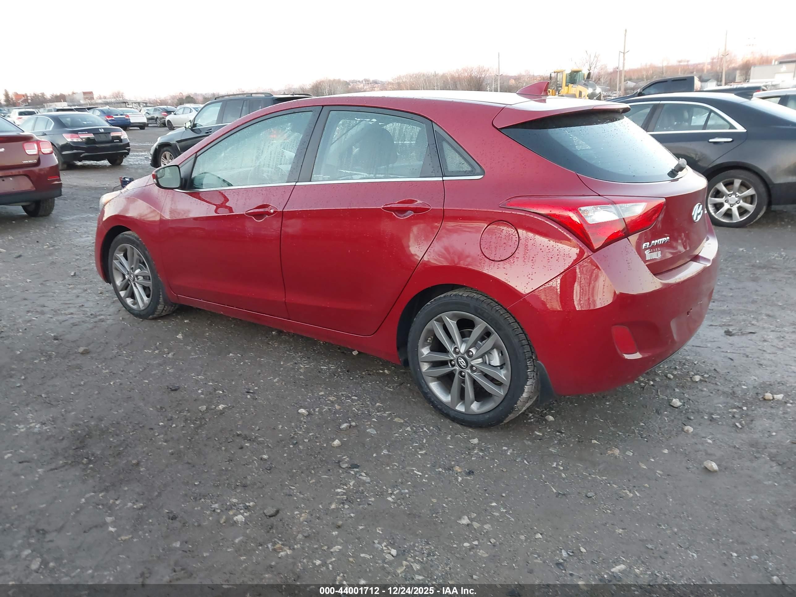 HYUNDAI ELANTRA image 3