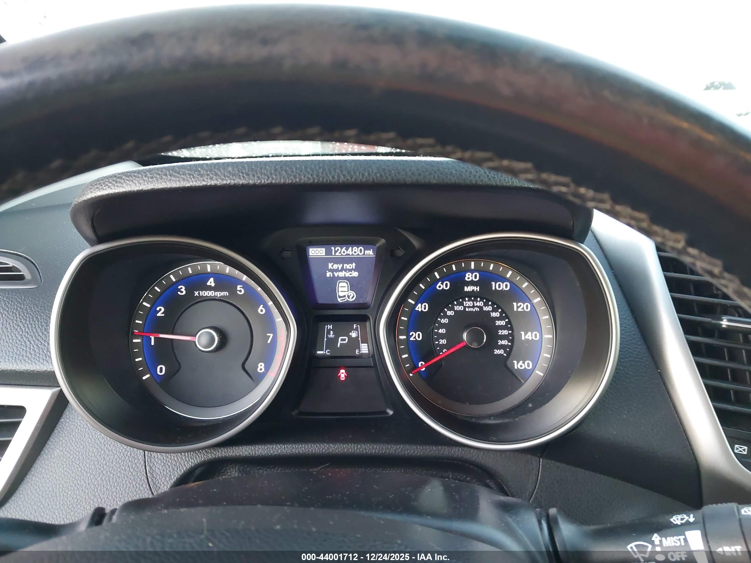 HYUNDAI ELANTRA image 7