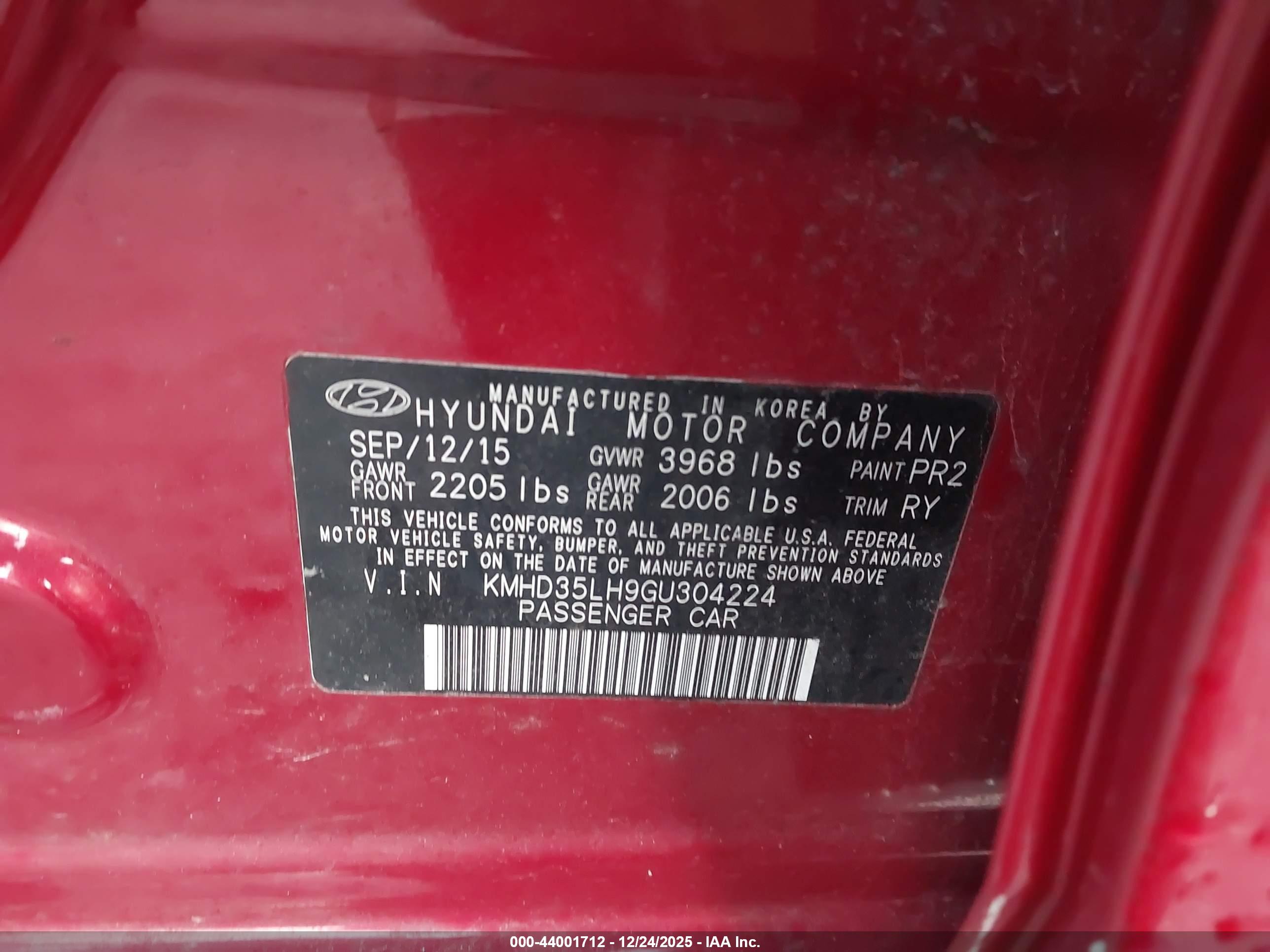 HYUNDAI ELANTRA image 9