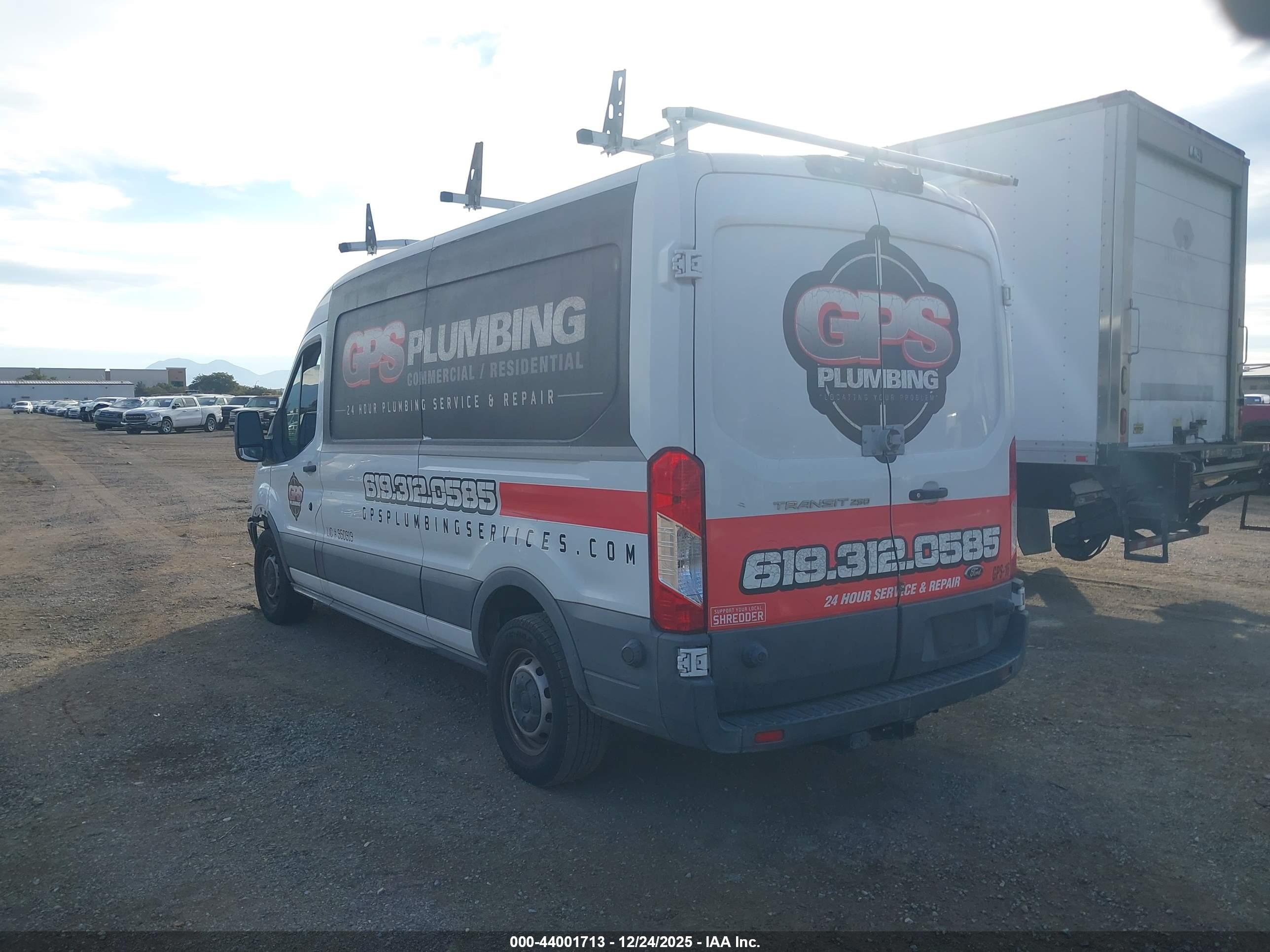 FORD TRANSIT-250 image 3