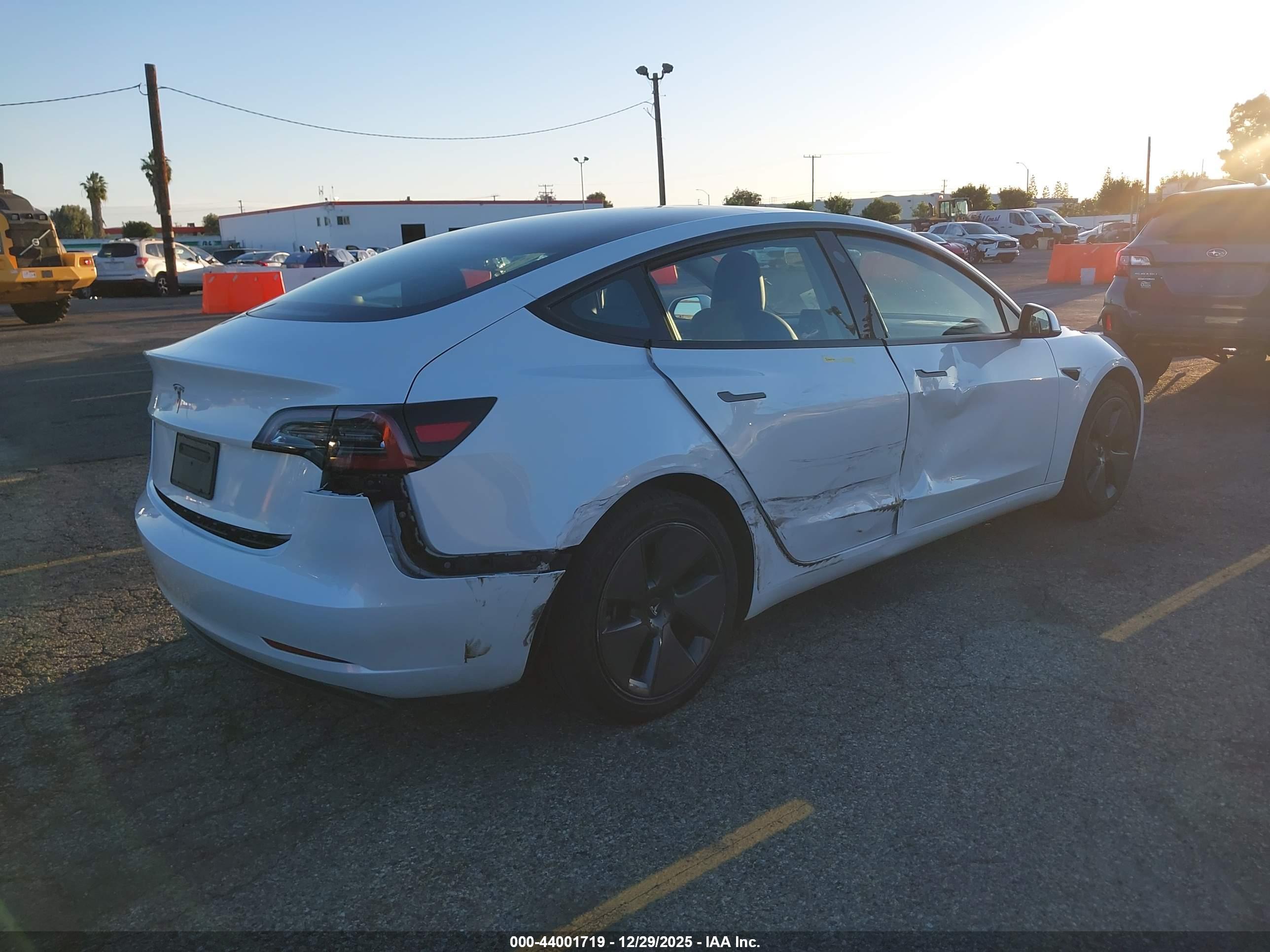 TESLA MODEL image 4