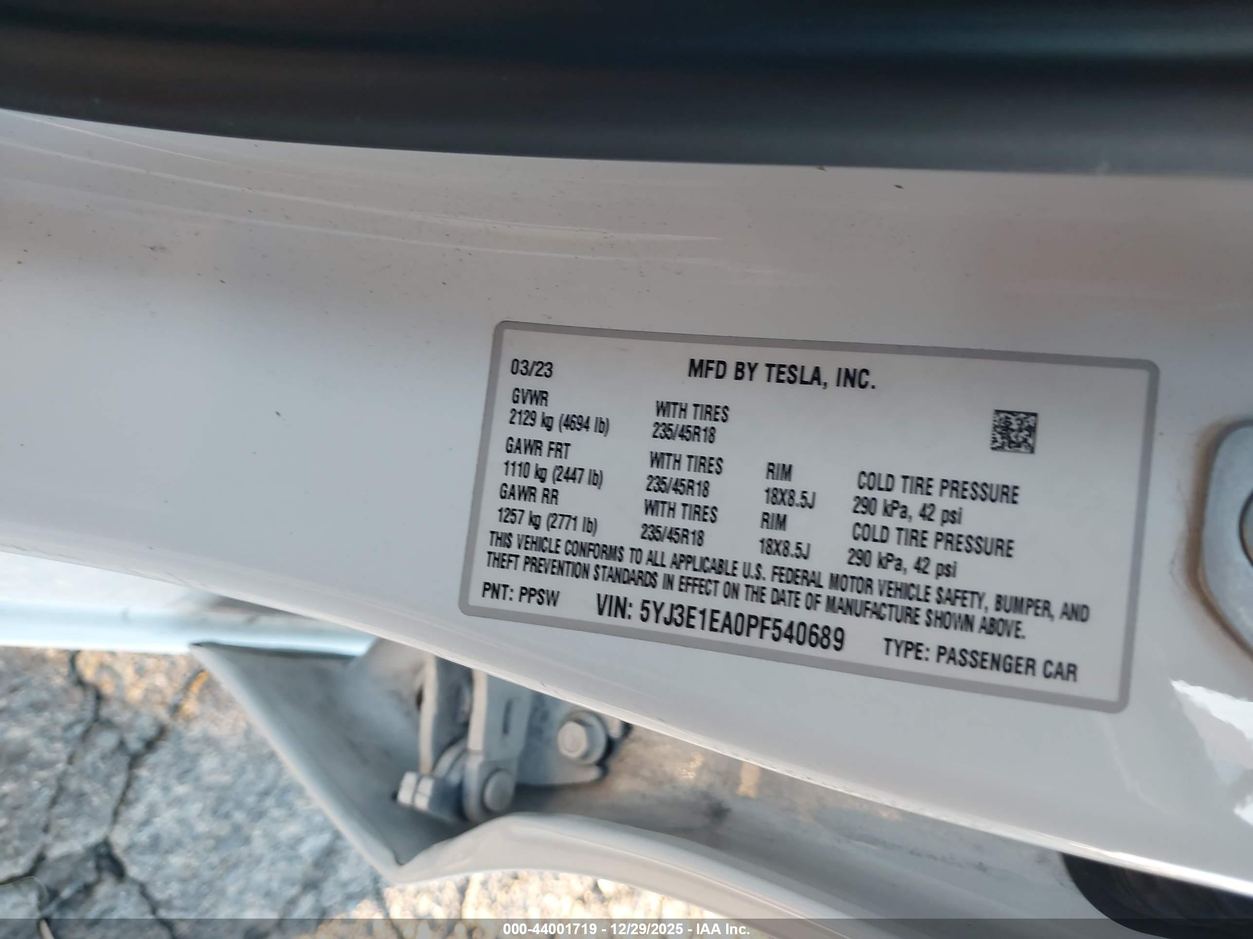 TESLA MODEL image 9