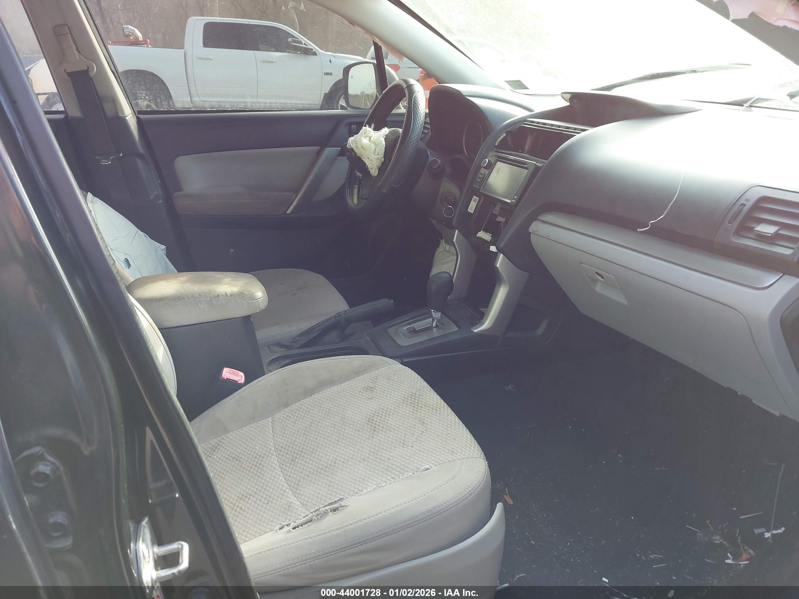 SUBARU FORESTER image 5