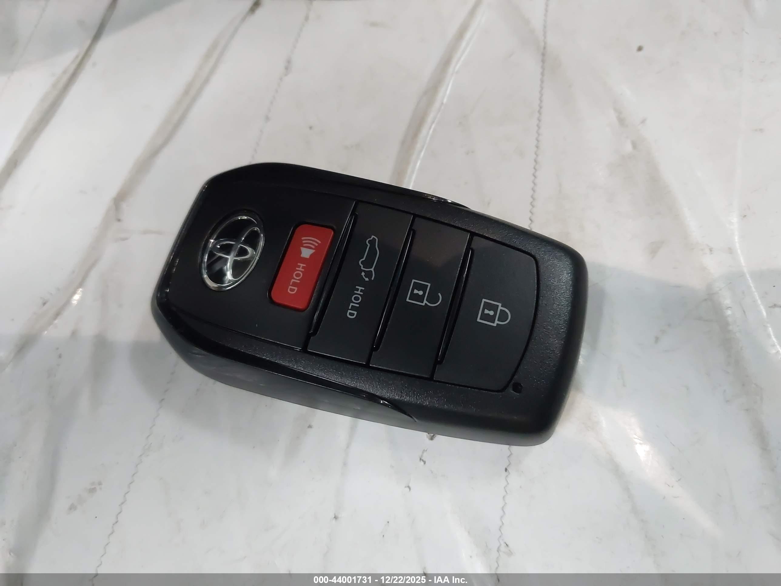 TOYOTA COROLLA image 11
