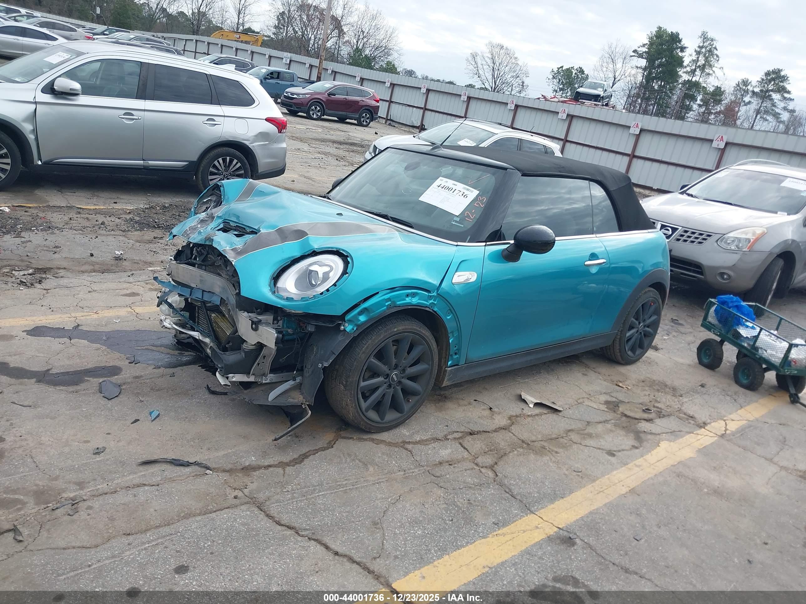 MINI CONVERTIBLE image 2