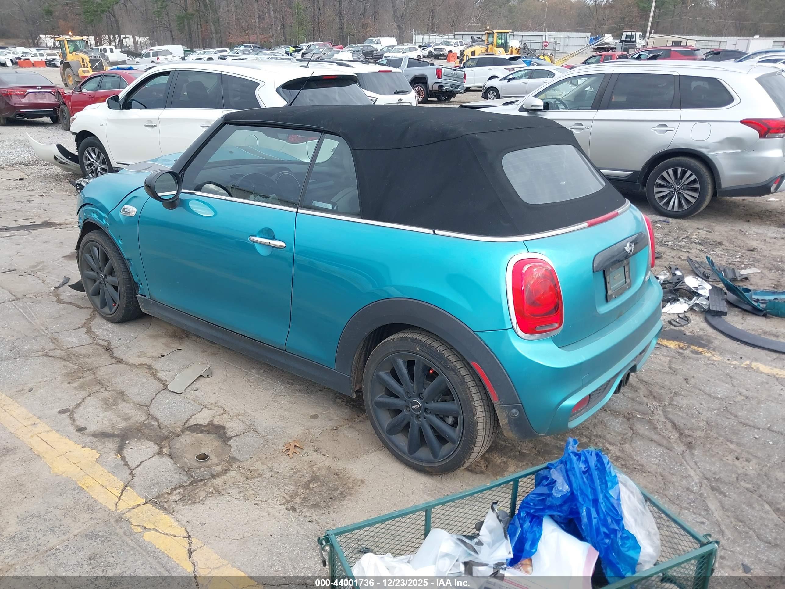 MINI CONVERTIBLE image 3