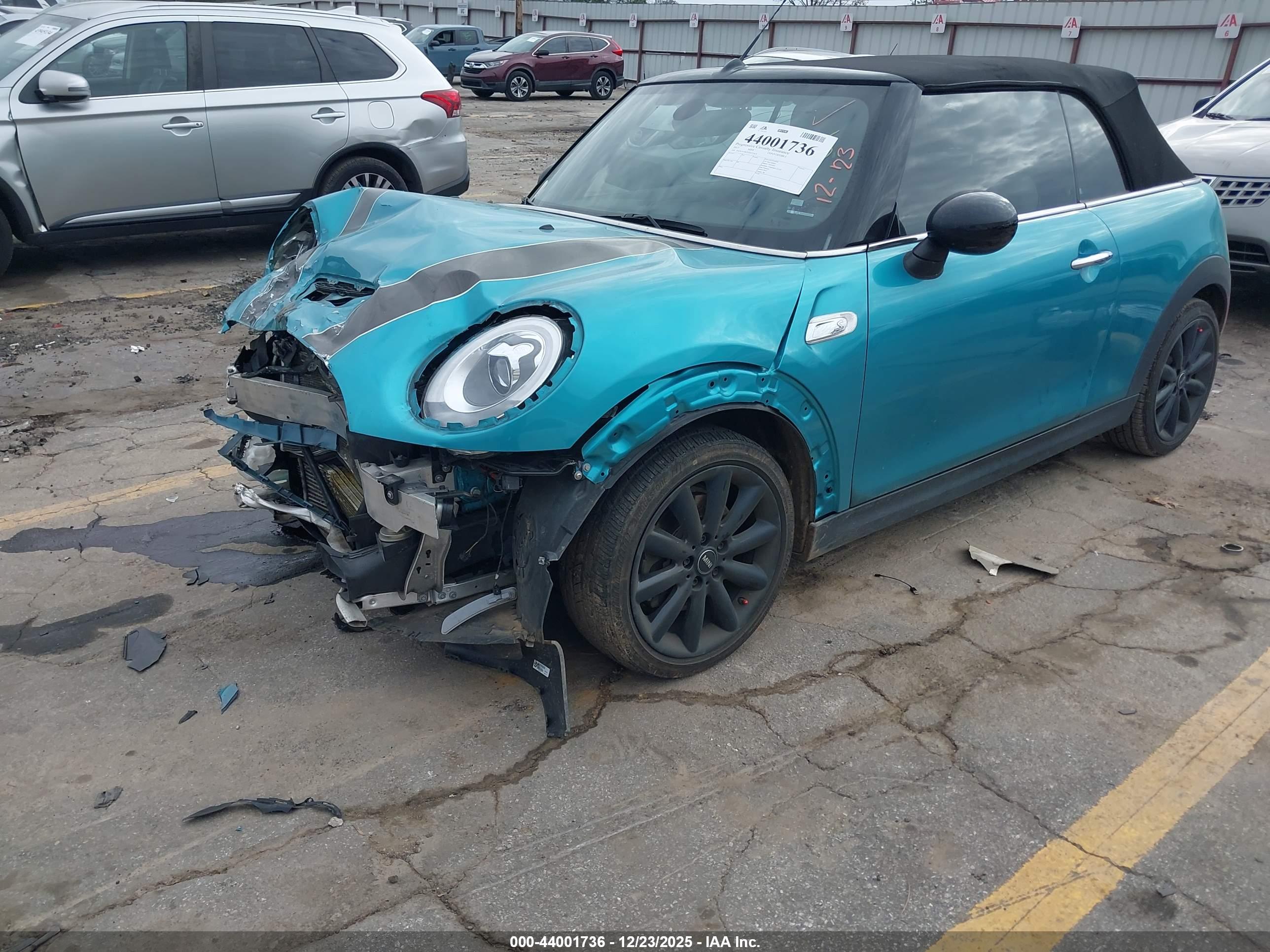 MINI CONVERTIBLE image 6
