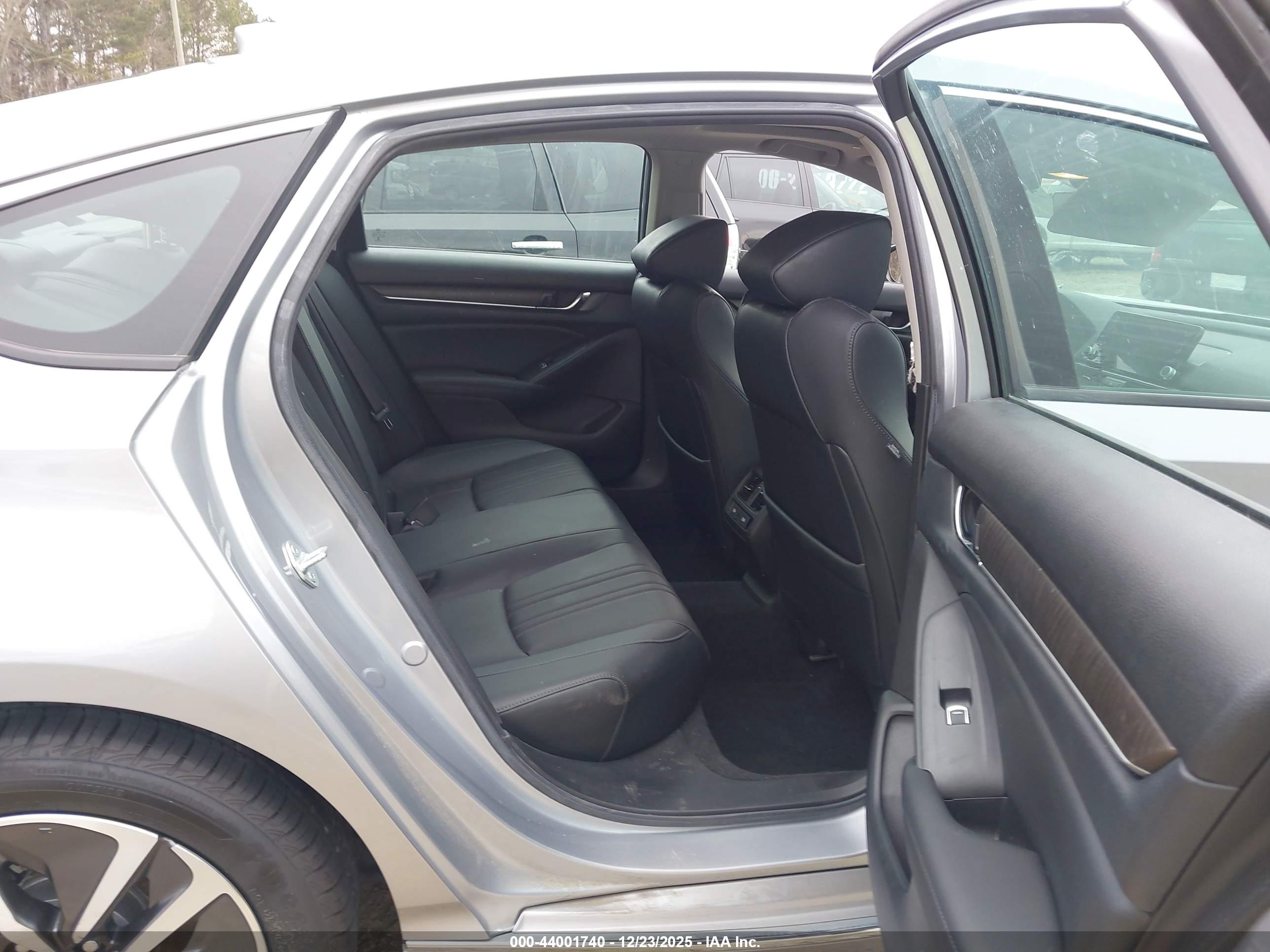 HONDA ACCORD image 8