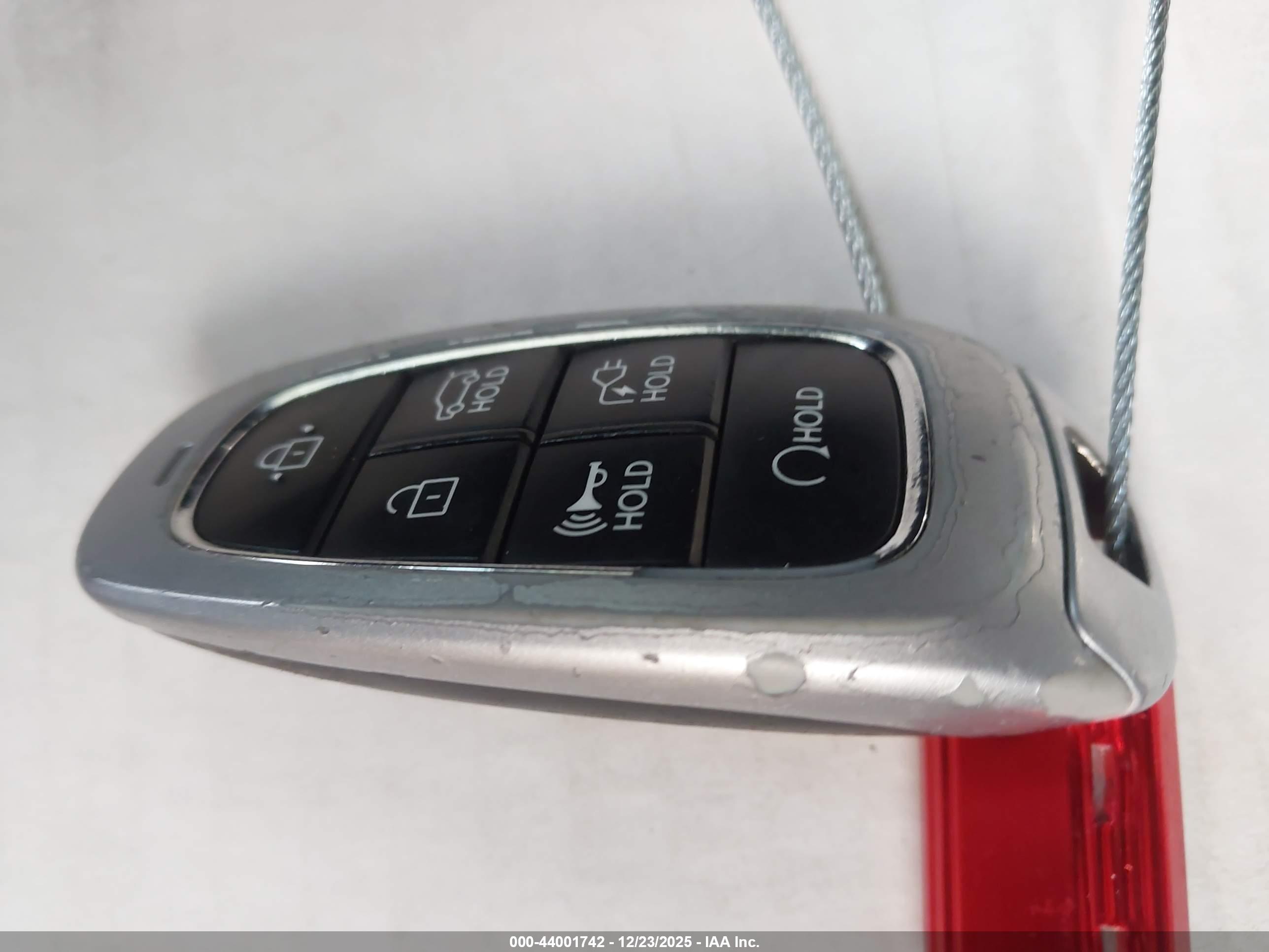 HYUNDAI IONIQ image 11