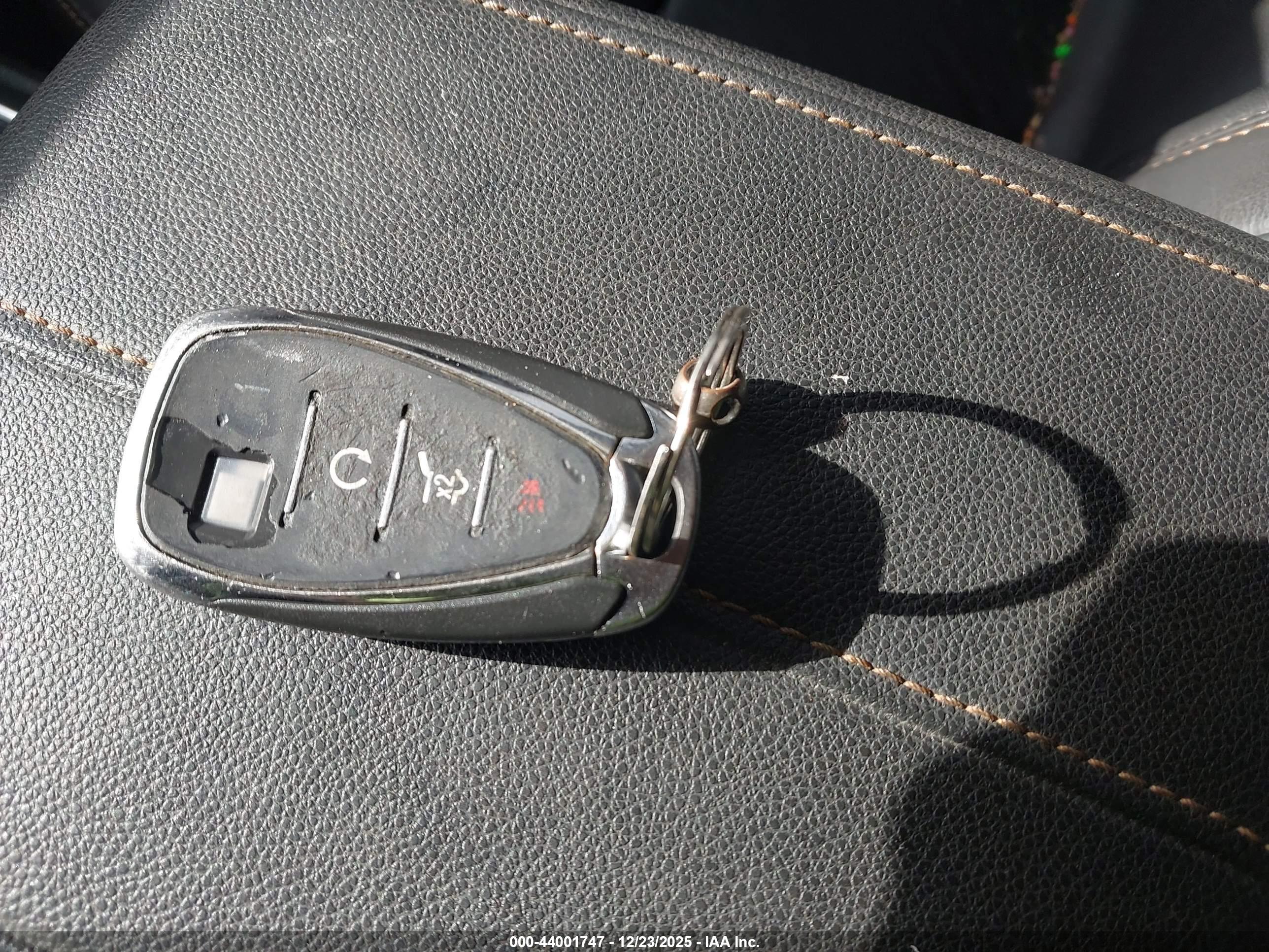 CHEVROLET TRAVERSE image 11