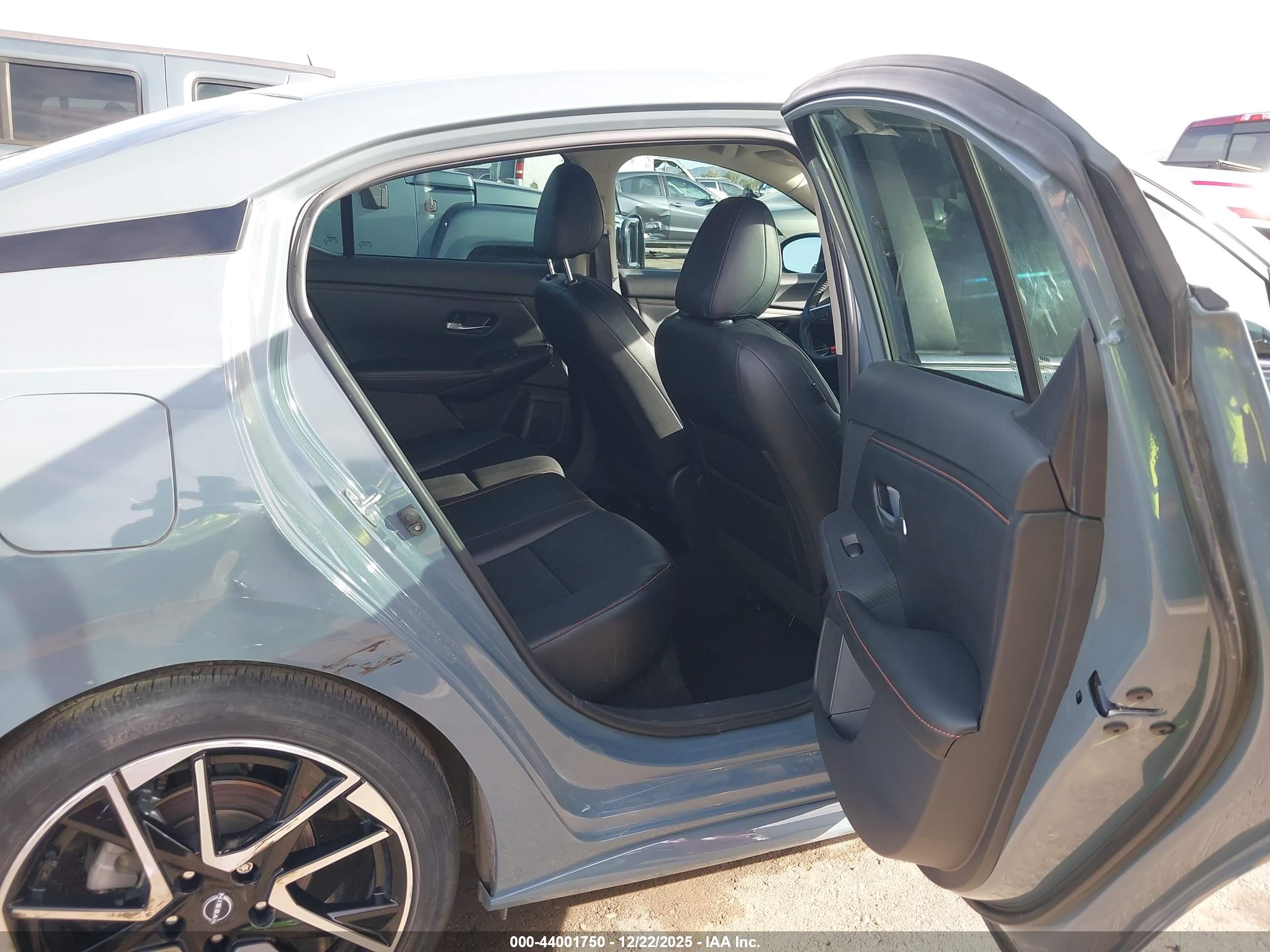 NISSAN SENTRA image 8