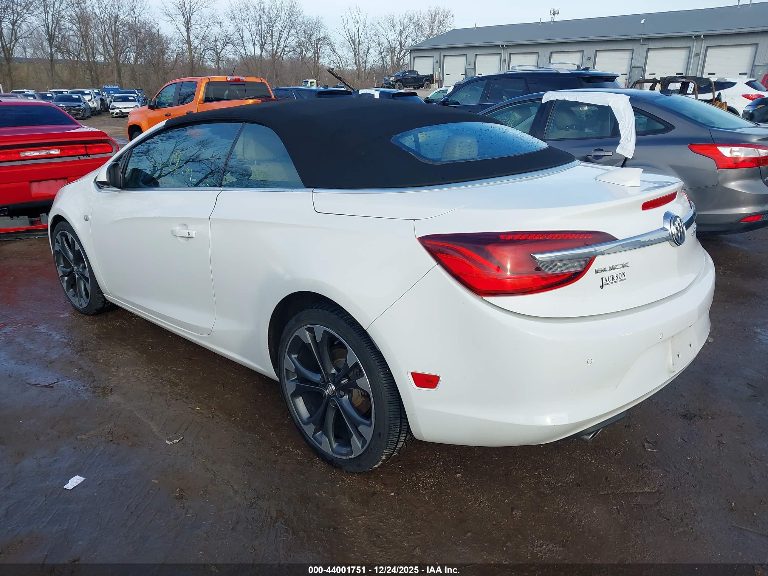 BUICK CASCADA image 3