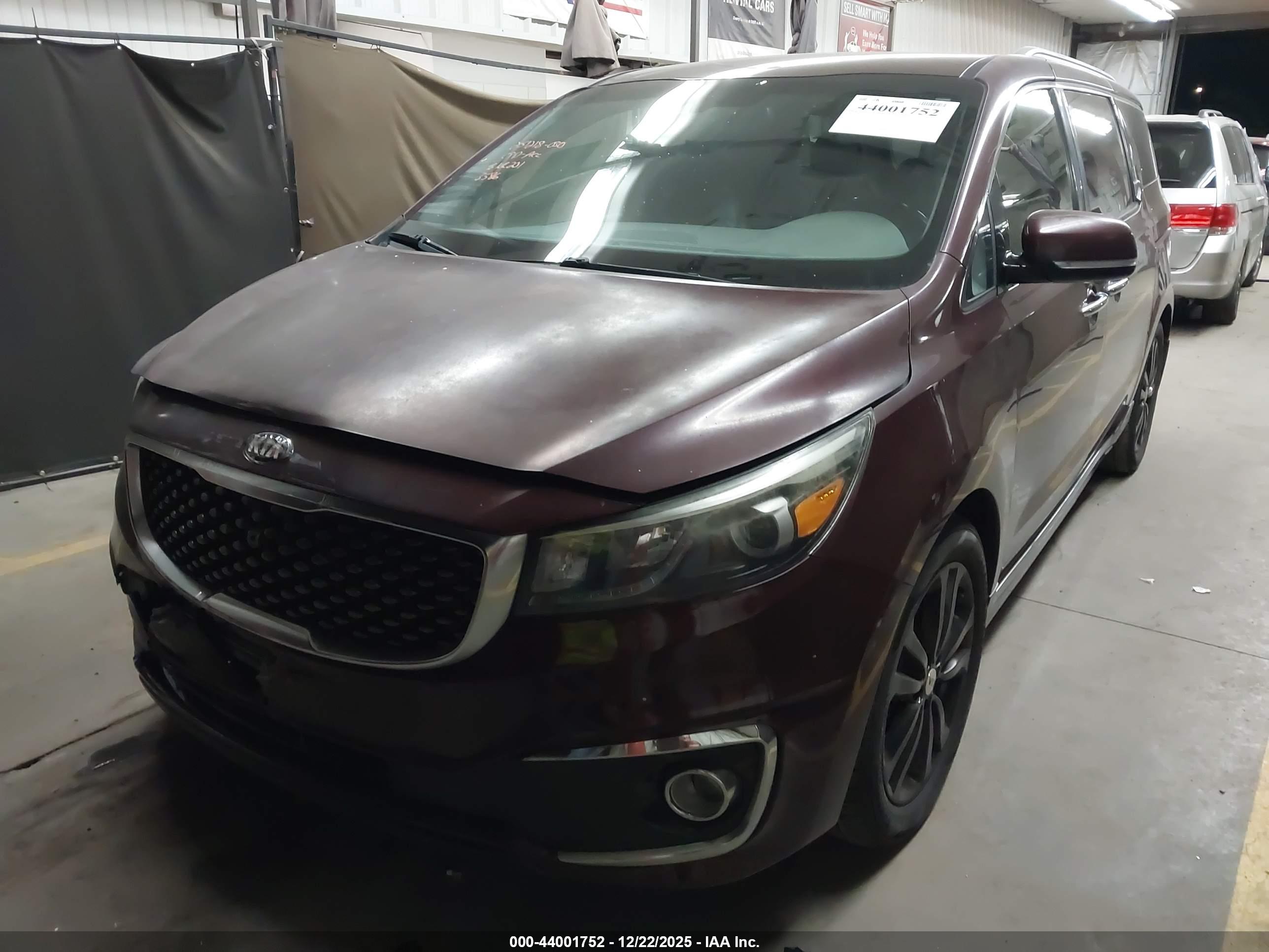 KIA SEDONA image 2
