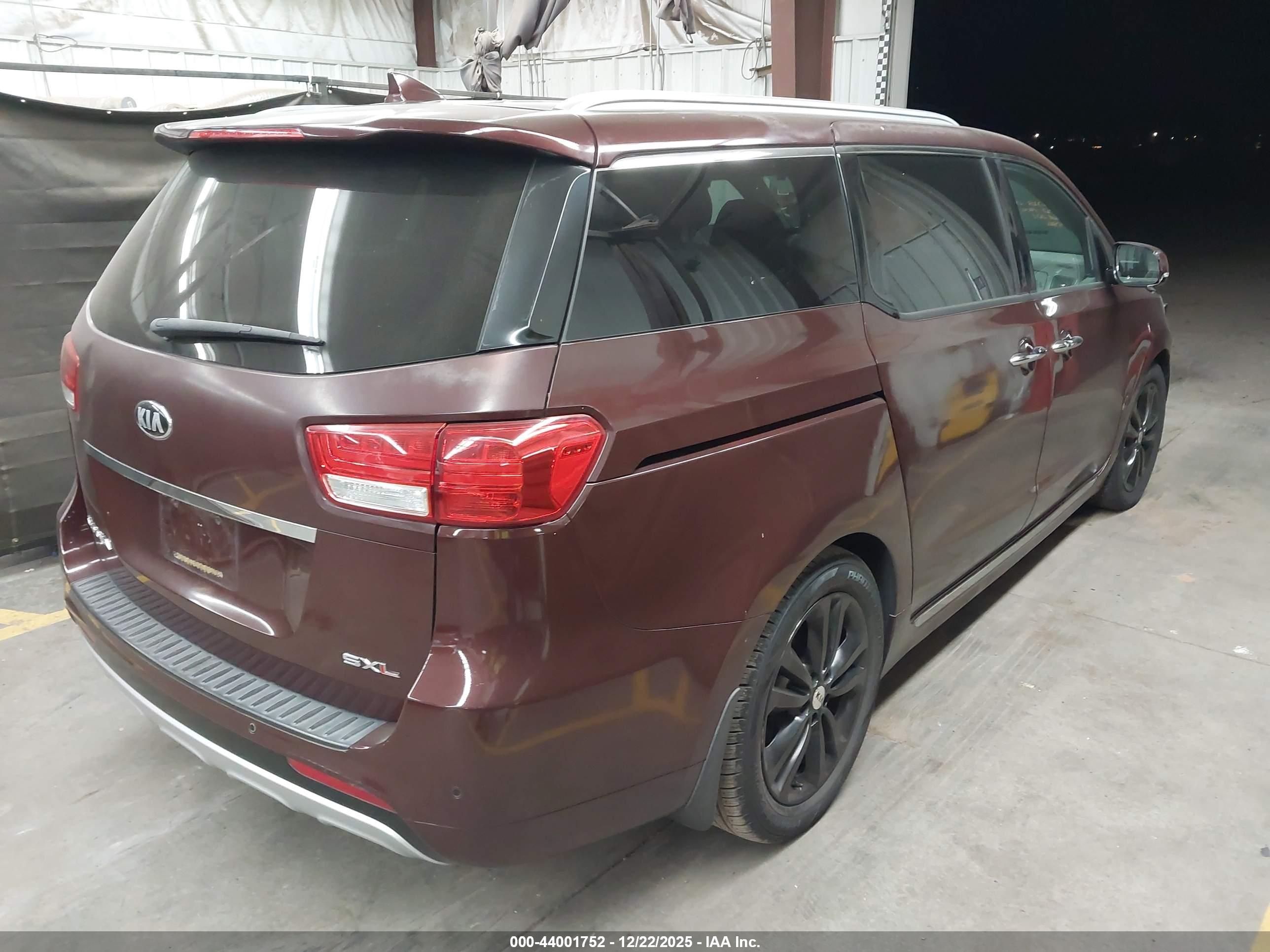 KIA SEDONA image 4
