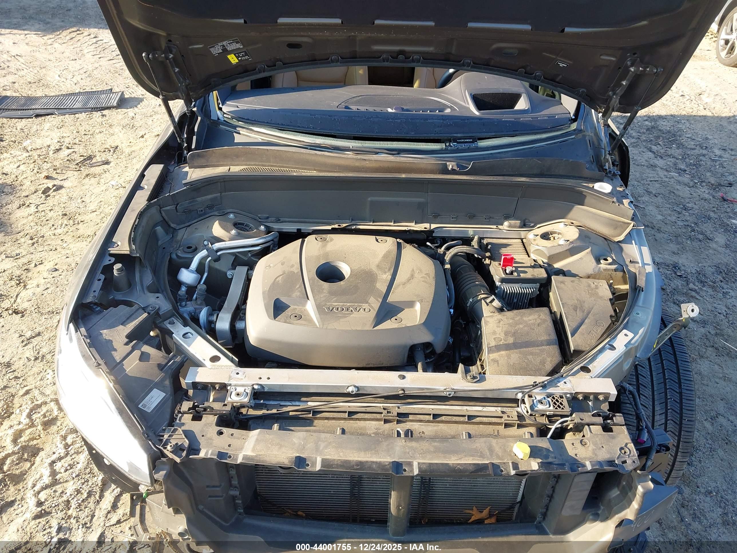VOLVO XC90 image 10